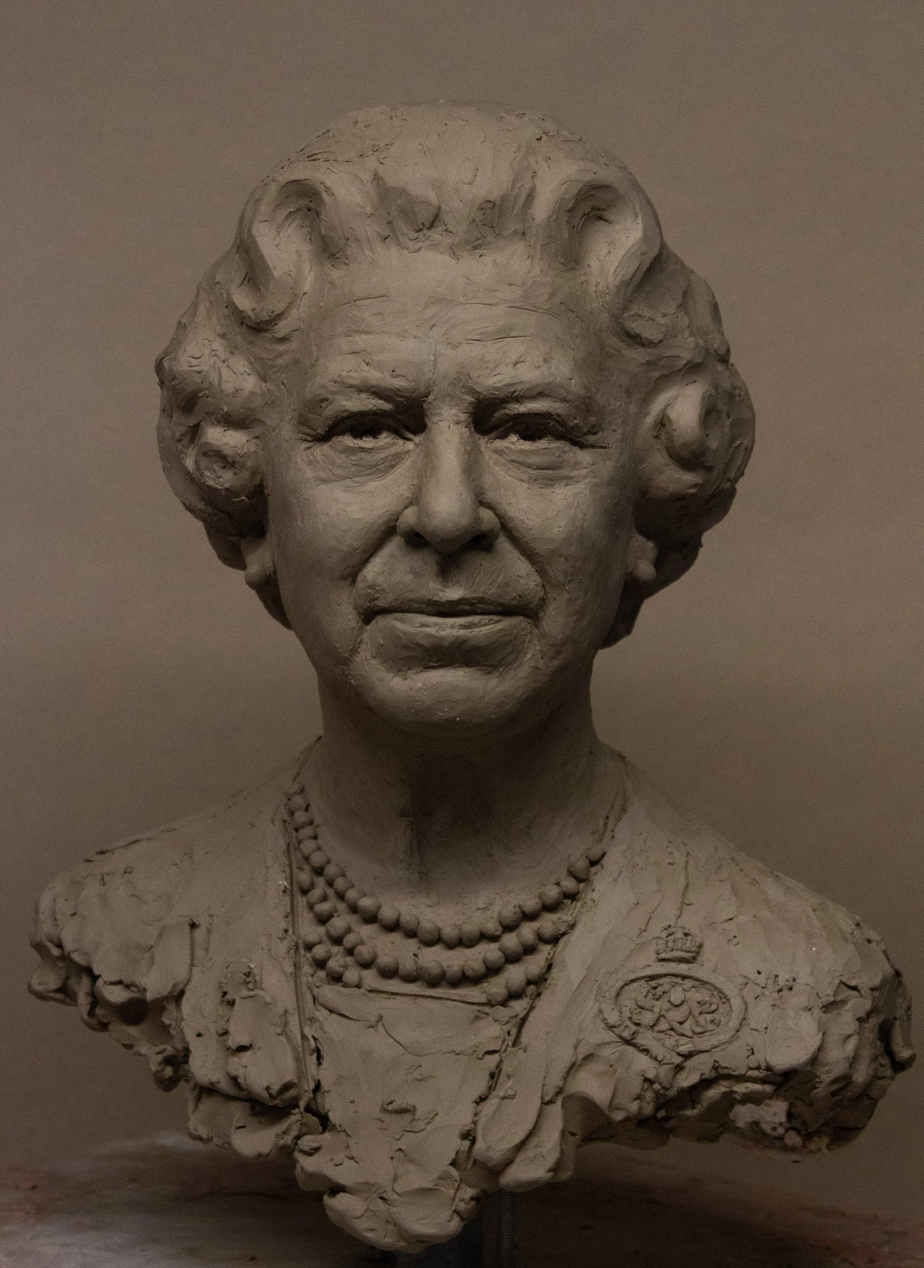 Queen Elizabeth sculpt.jpg