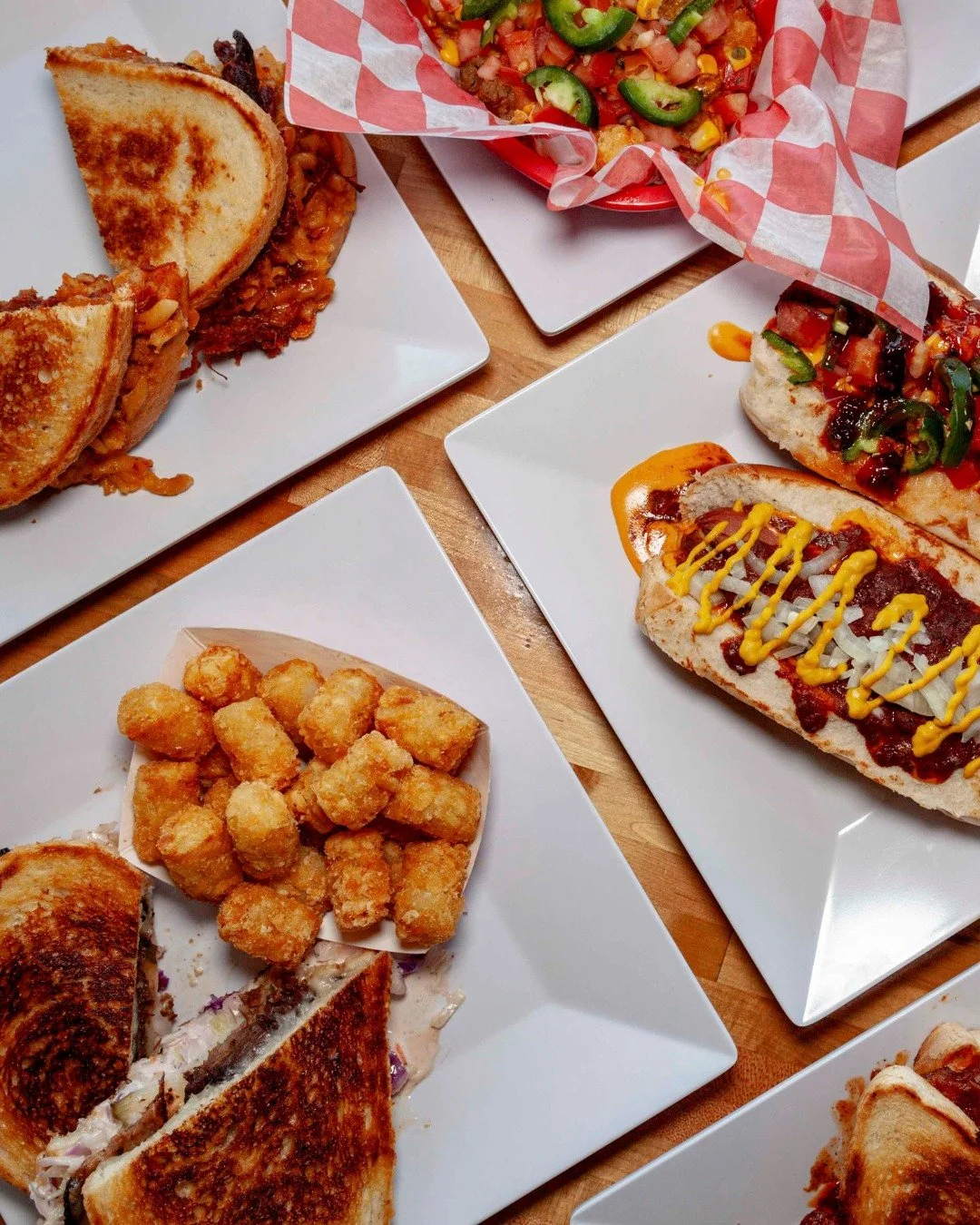 🎄December is here, and the holiday cravings have arrived. Cozy up with your favorite melt and let the festivities begin at Gourmeltz! 🧀

Planning a holiday party? Let Gourmeltz host it! Great food, festive drinks, and space for the whole crew.

#Go