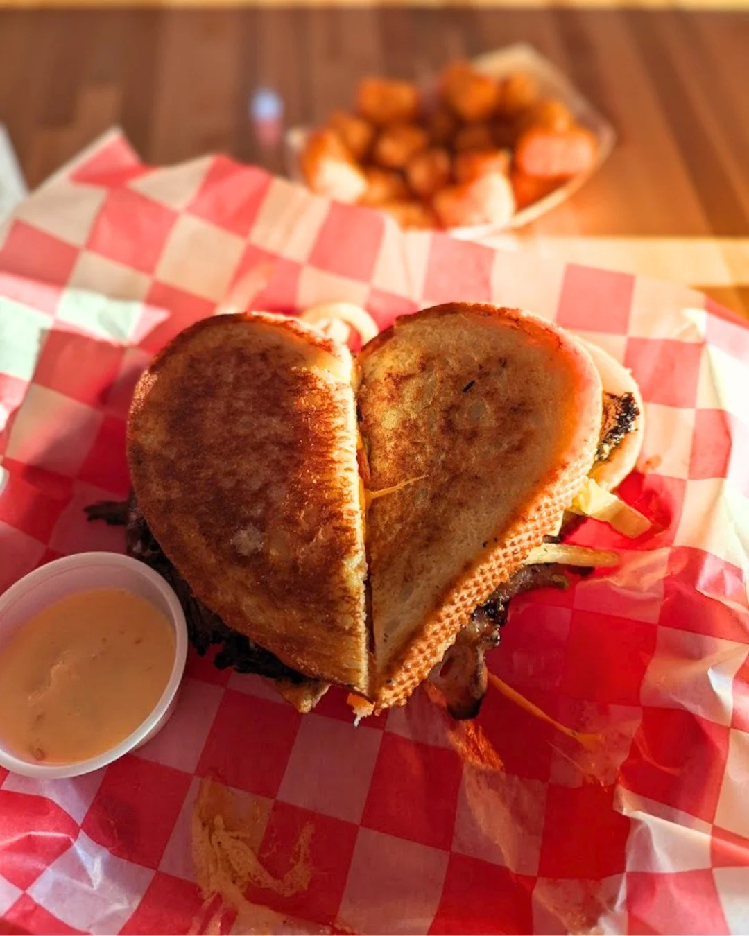 ❤️ Celebrate Valentine&rsquo;s Weekend at Gourmeltz! Feel the love and savor the delicious aromas 😍 Whether you're with your Valentine, friends, or the entire squad, enjoy fantastic food and awesome vibes! Soul Kitty starts at 7pm on Saturday!

 #Fo
