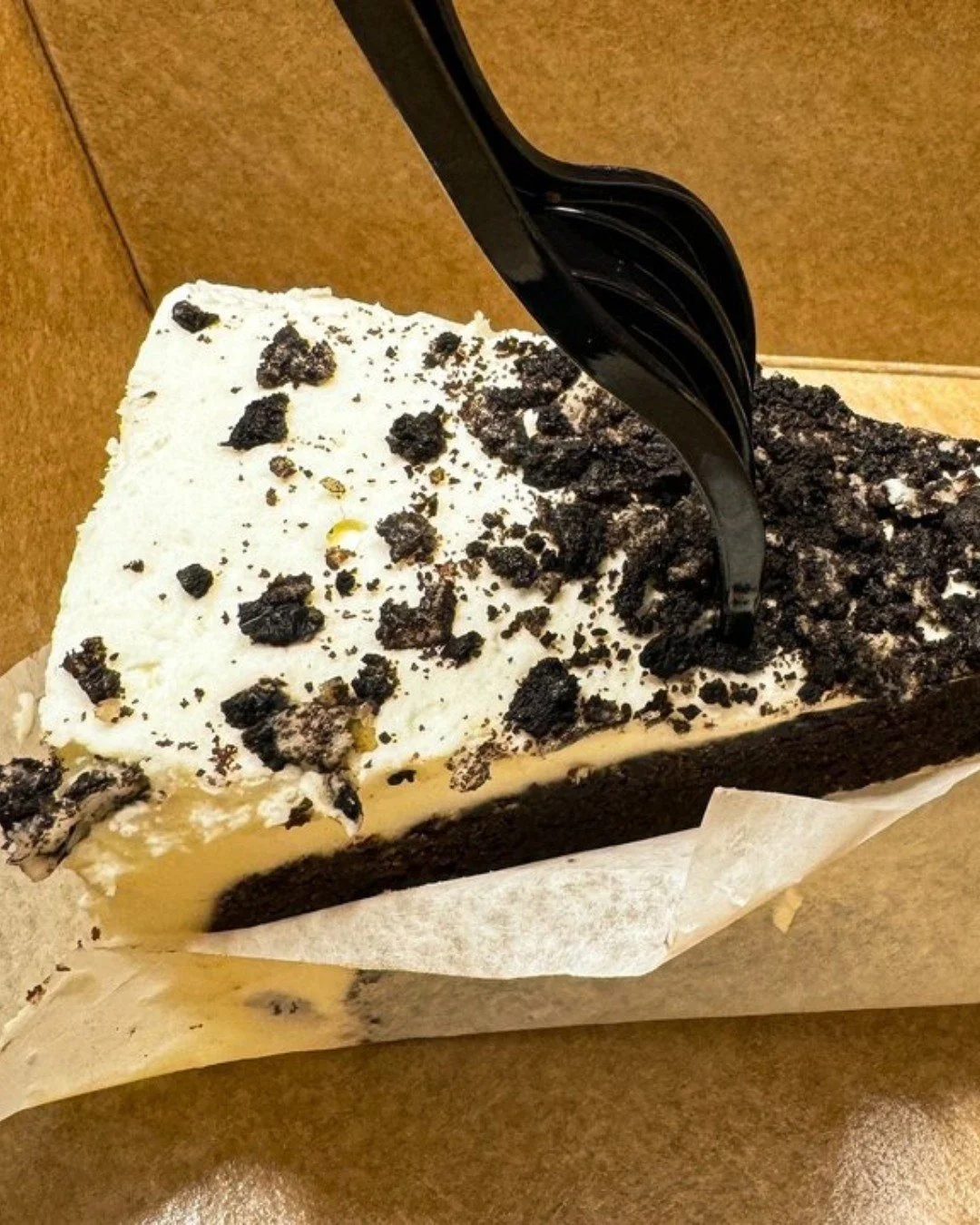 When life gives you Mondays... we give you THIS Oreo overload  Layers of chocolate cake, creamy filling, whipped topping, and crushed cookies for the win. Who's ready to dive in?

#Gourmeltz #OreoLovers #DessertGoals