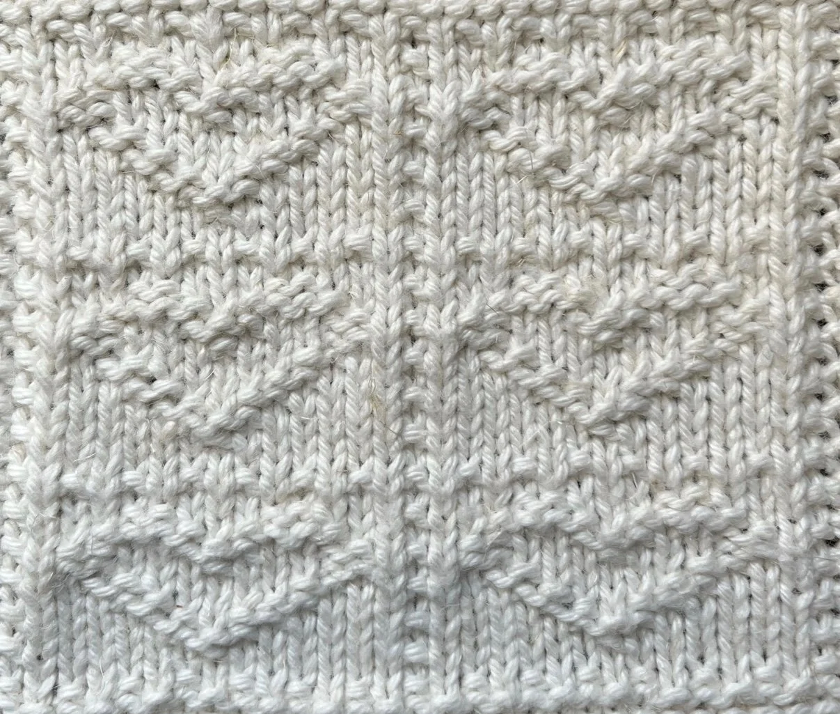 14 sts x 12 rows KP TEXTURE Heart Squares RS.jpg