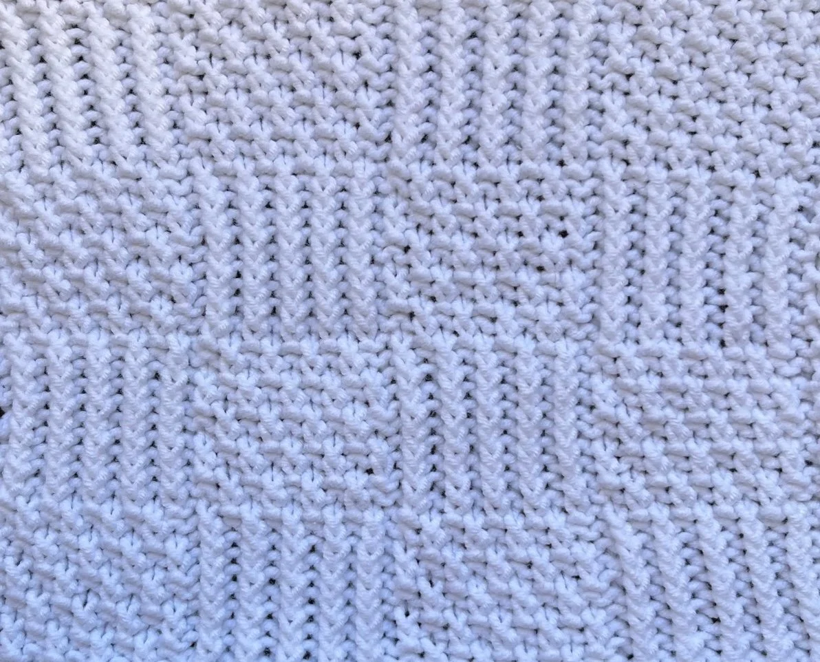 20 sts x 20 rows TWISTED Moss Stitch Basketweave RS.jpg