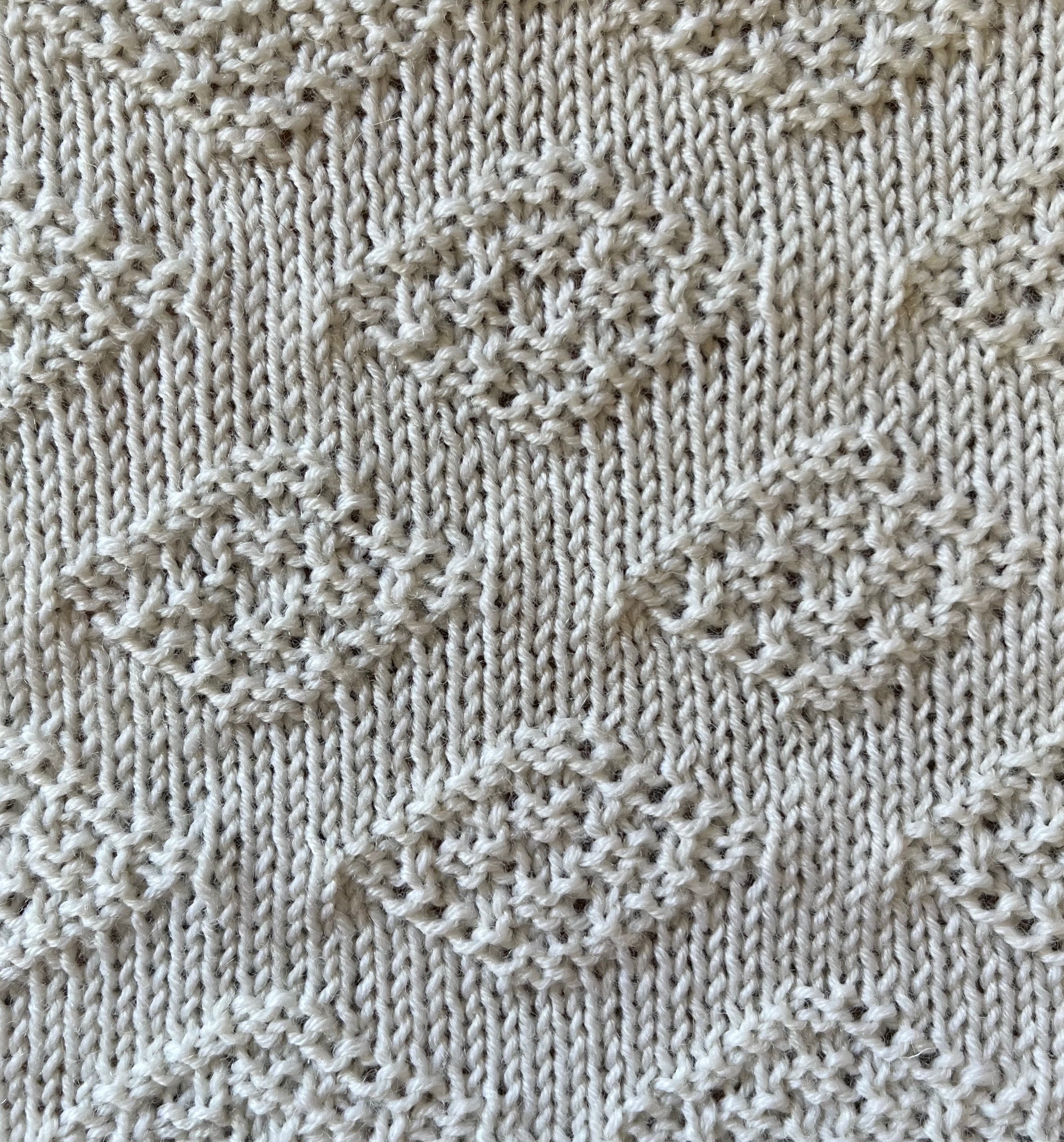 16 sts x 24 rows KPT Moss Stitch Diamonds (I-A-13-a-(18)) RS.jpg