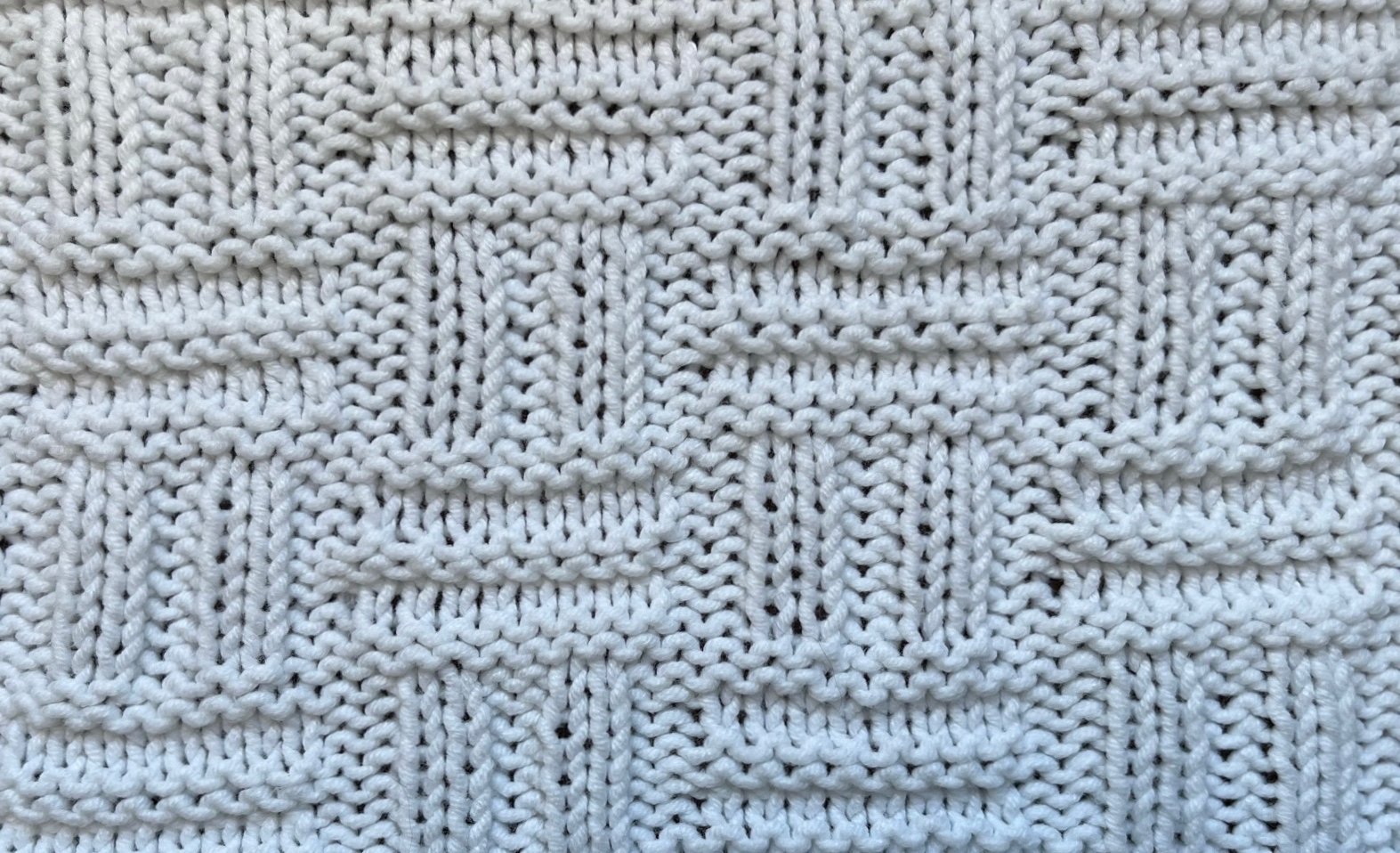 18 sts x 18 rows TWISTED Elaborate Basketweave WS.jpg