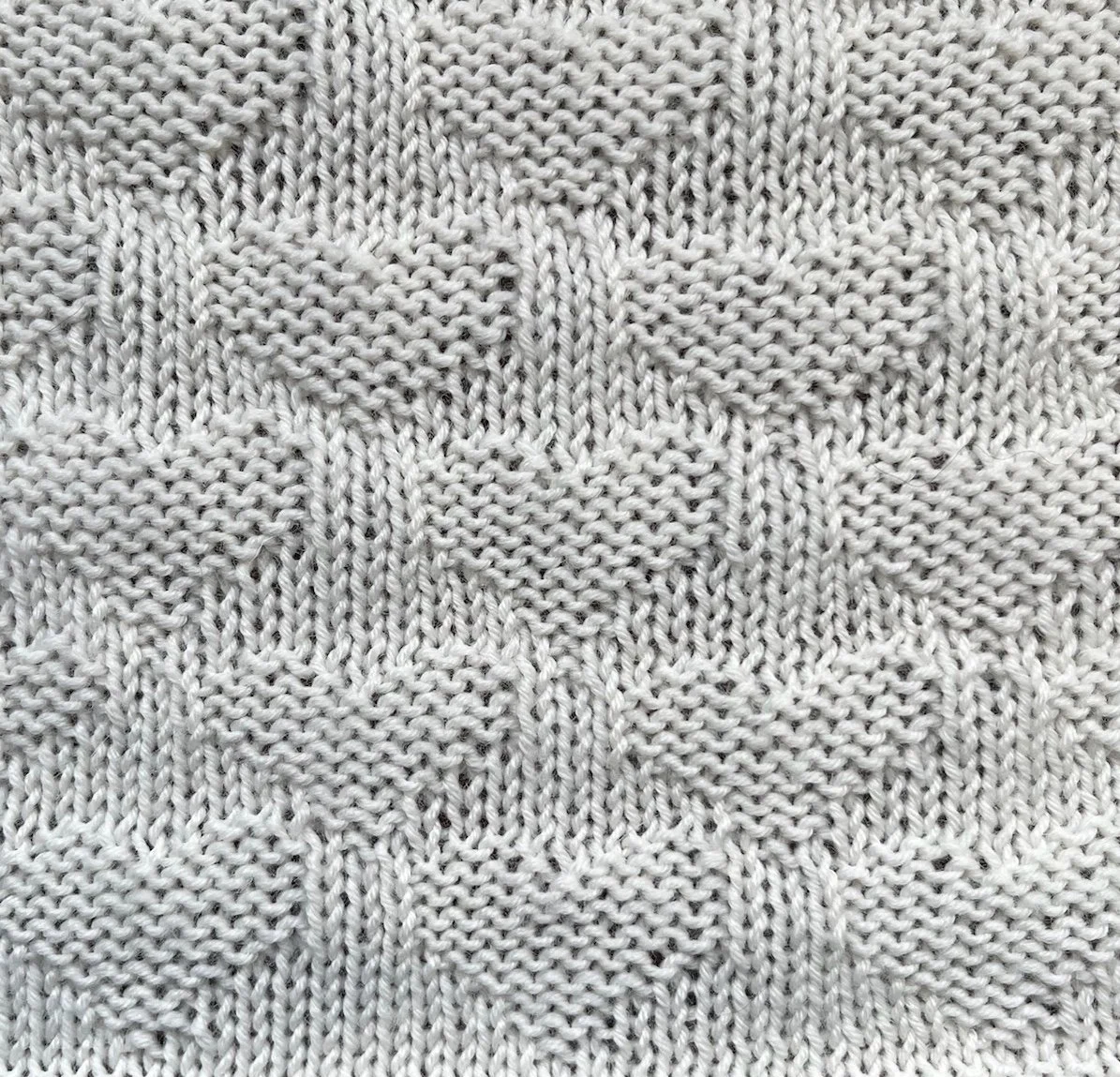 12 sts x 20 rows KPT Valentine Hearts (I-A-13-b-1-(4)) WS.jpg