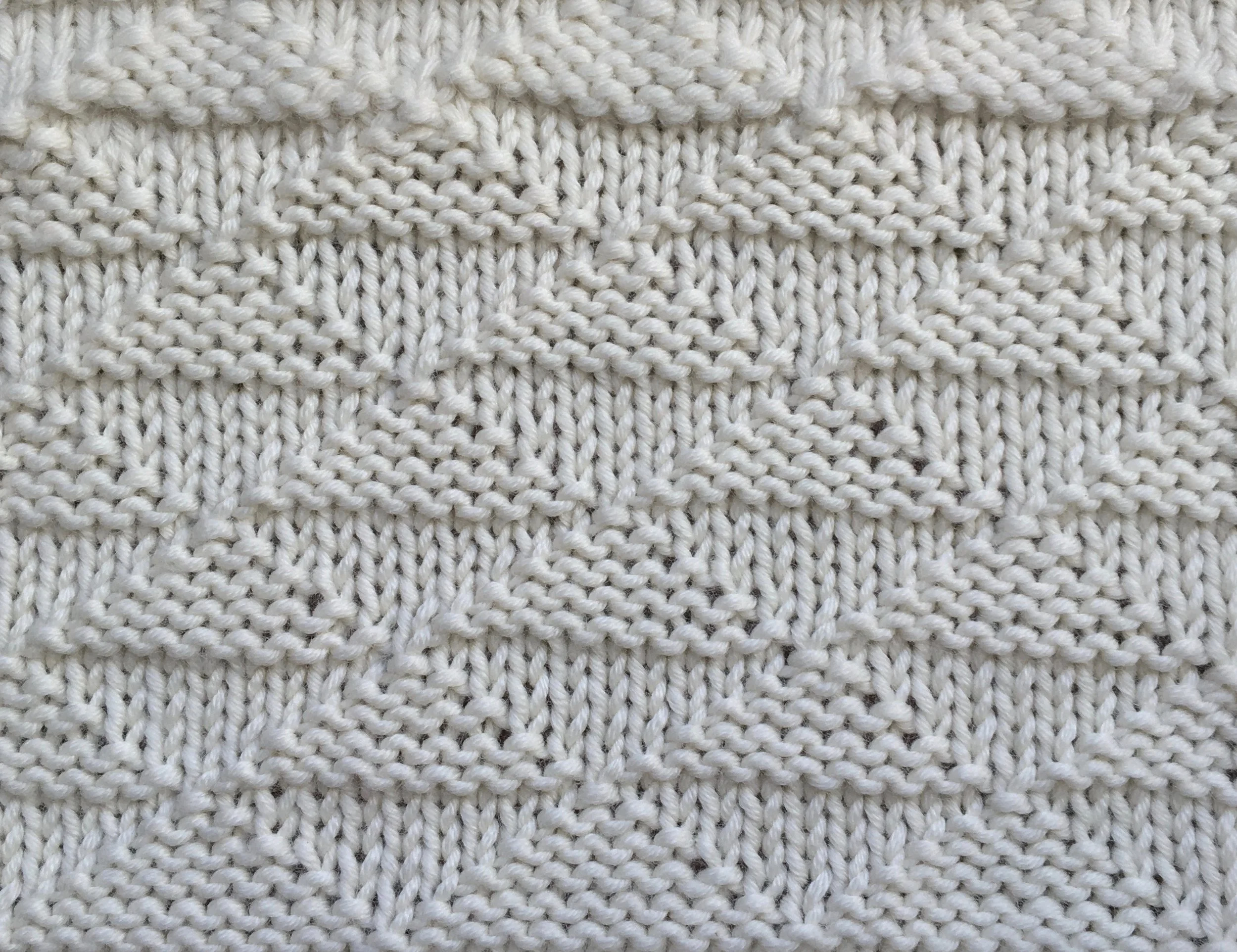 10 sts x 10 rows KP TEXTURE Pyramids RS.jpg