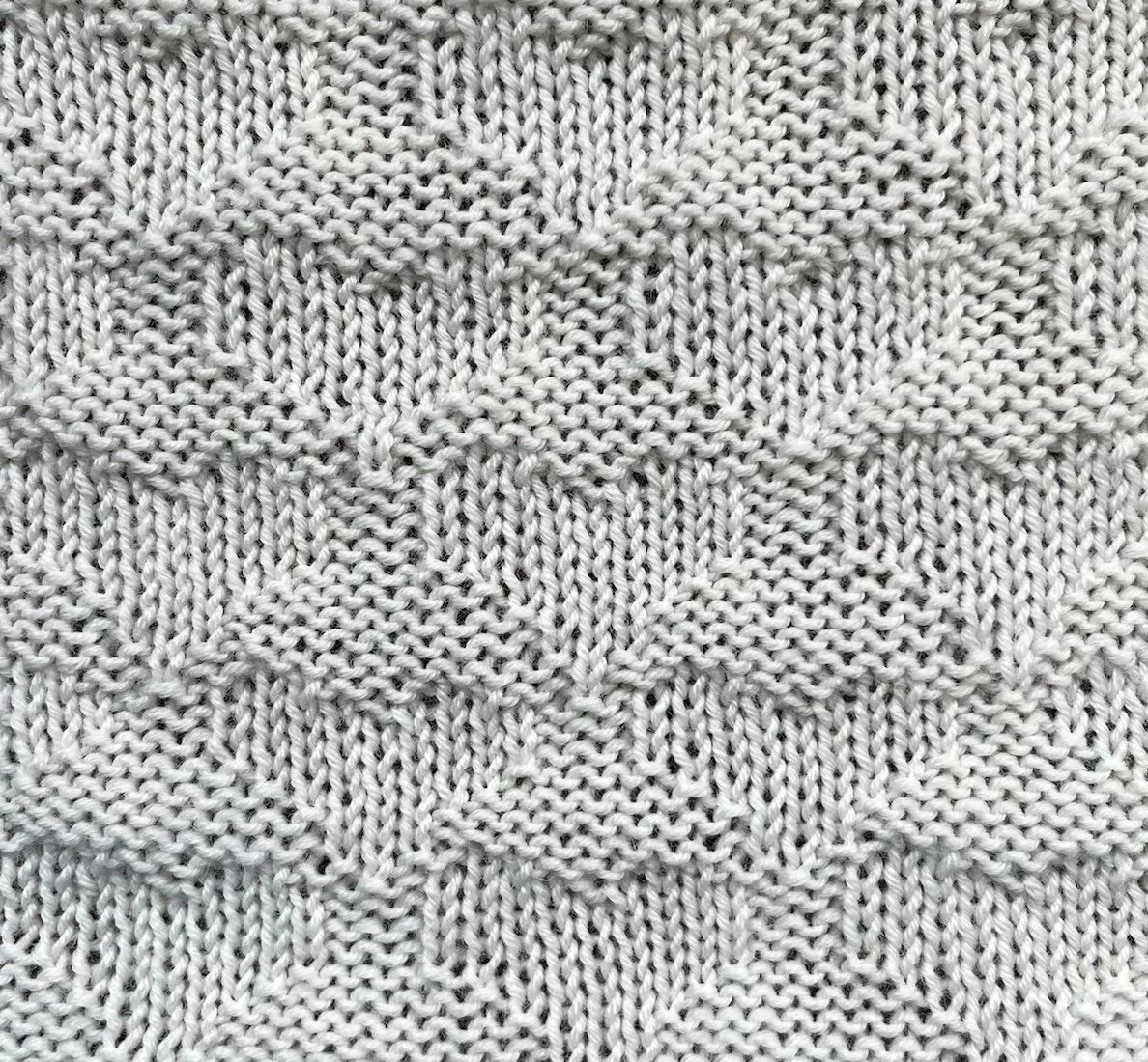 12 sts x 20 rows KPT Valentine Hearts (I-A-13-b-1-(4)) RS.jpg