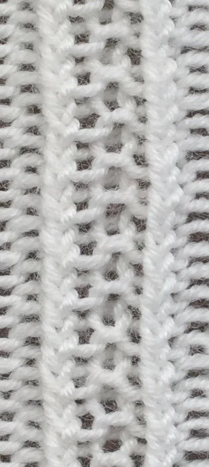 3 sts x 2 rows TWISTED Bavarian Ladder (I-C-2-a-(4))