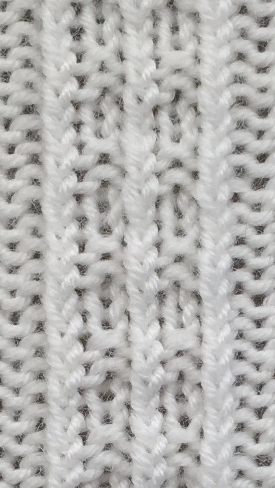 5 sts x 4 rows TWISTED Wheat Stalk (I-C-4-c-(2))