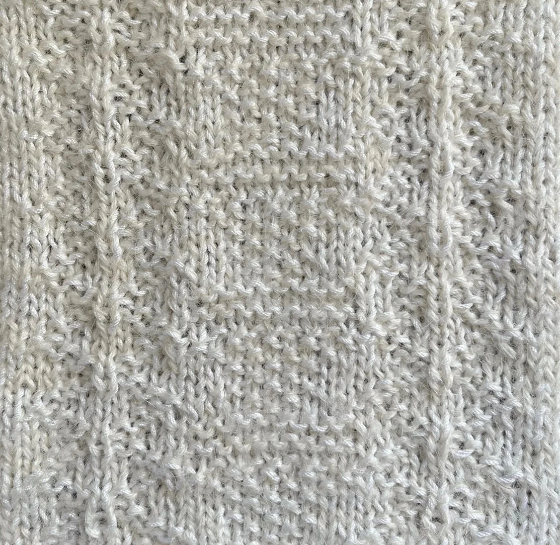 18 sts x 12 rows KPT Guernsey Brocade (I-A-15-h-(4)) RS.jpg