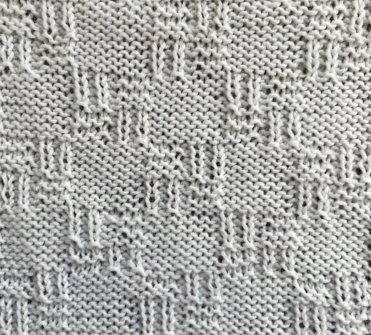 14 sts x 18 rows TWISTED Compass Checks WS.jpg