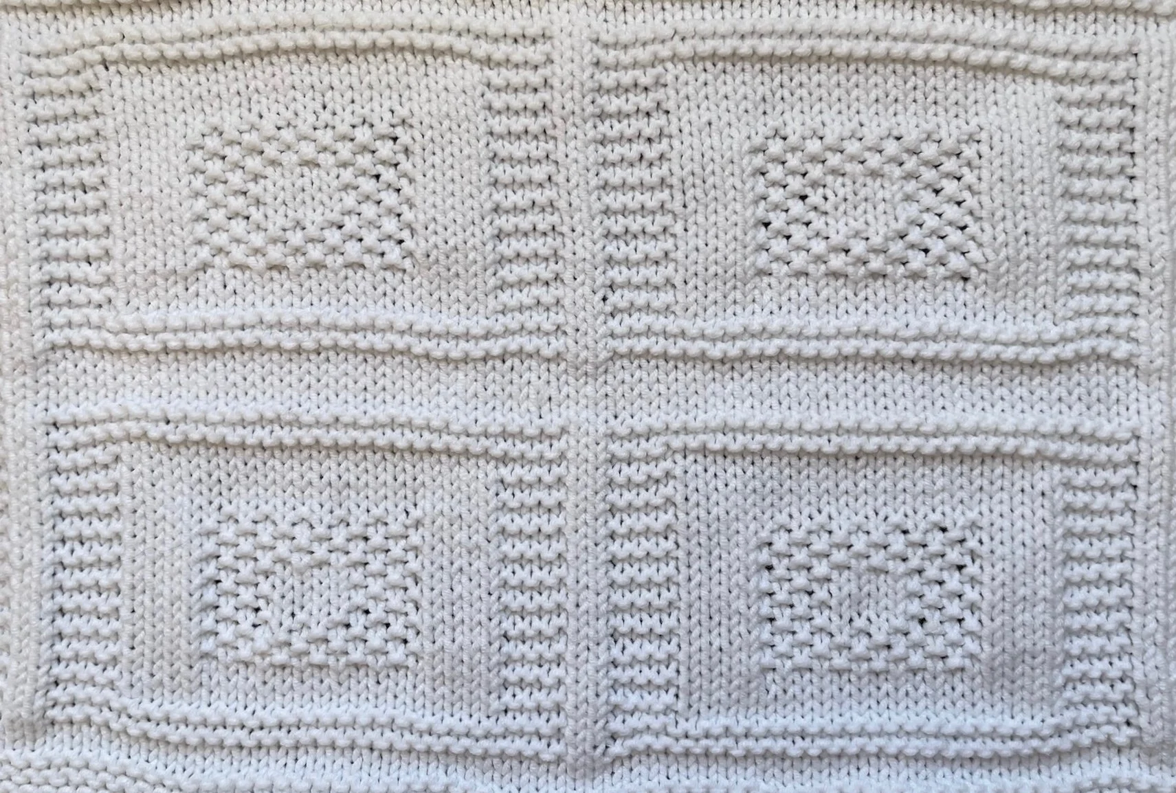 30 sts x 32 rows KPT Concentric Squares (I-A-15-h-(5)) RS.jpg