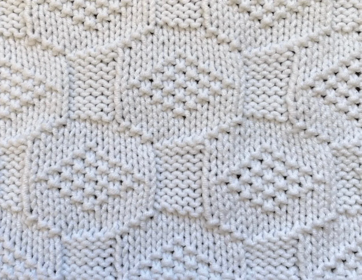 16 sts x 24 rows KPT Bubble Boxes (I-A-13-b-1-(6)) RS.jpg