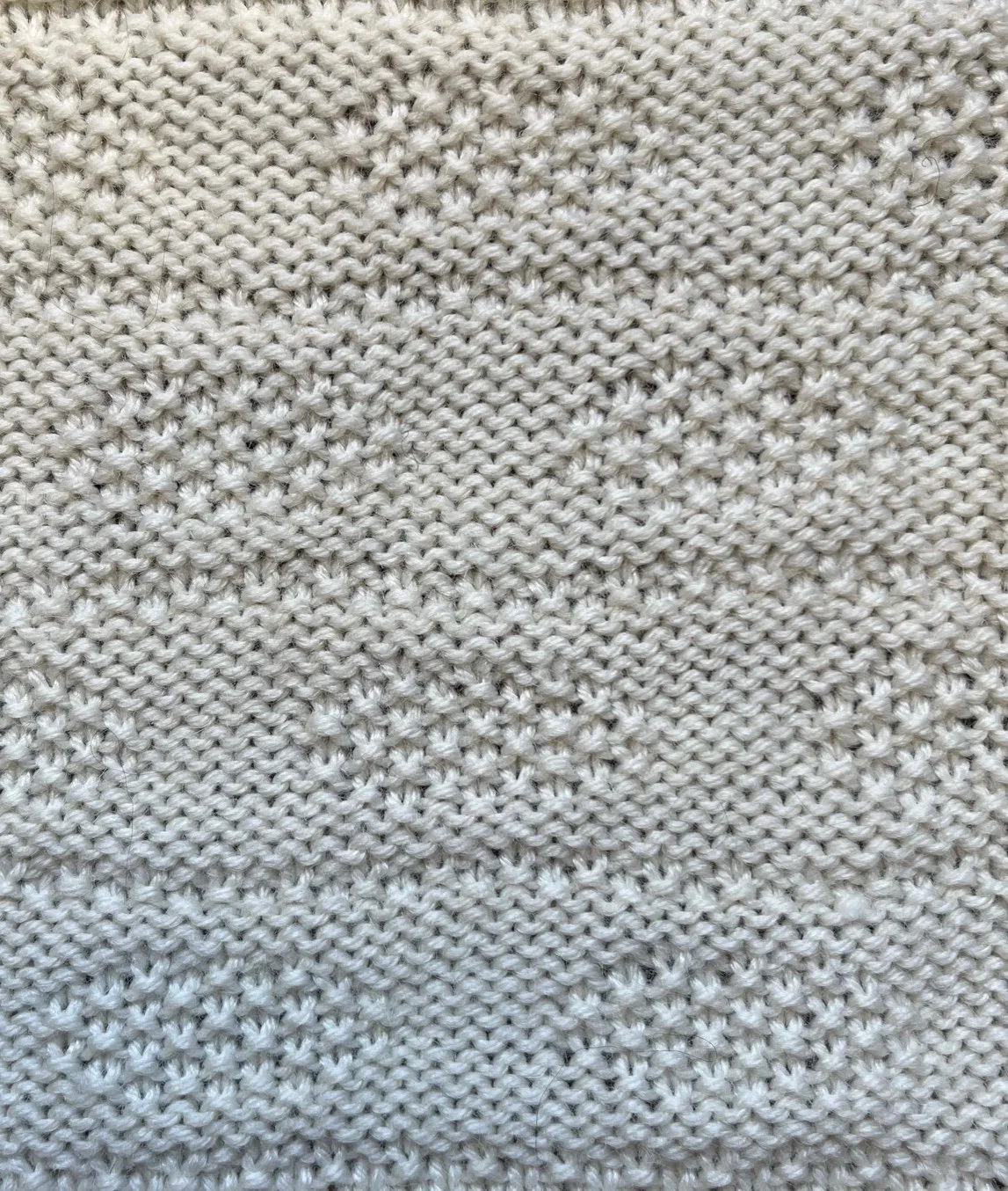 14 sts x 26 rows KPT Bubble Brocade (I-A-15-i-(2)) WS.jpg