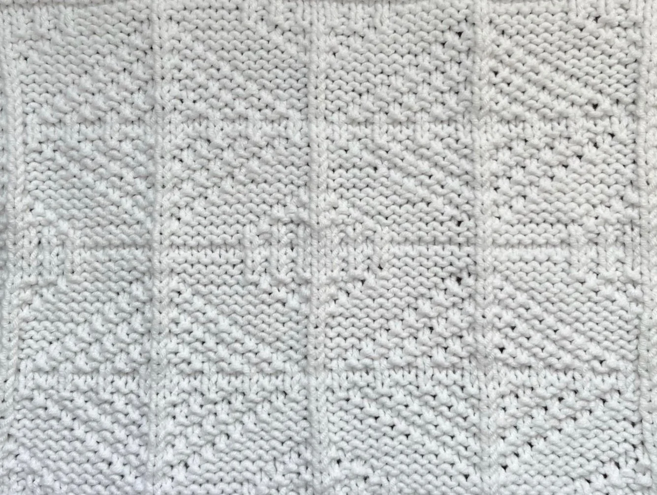 24 sts x 26 rows KP TEXTURE Spiderweb Brocade RS.jpg