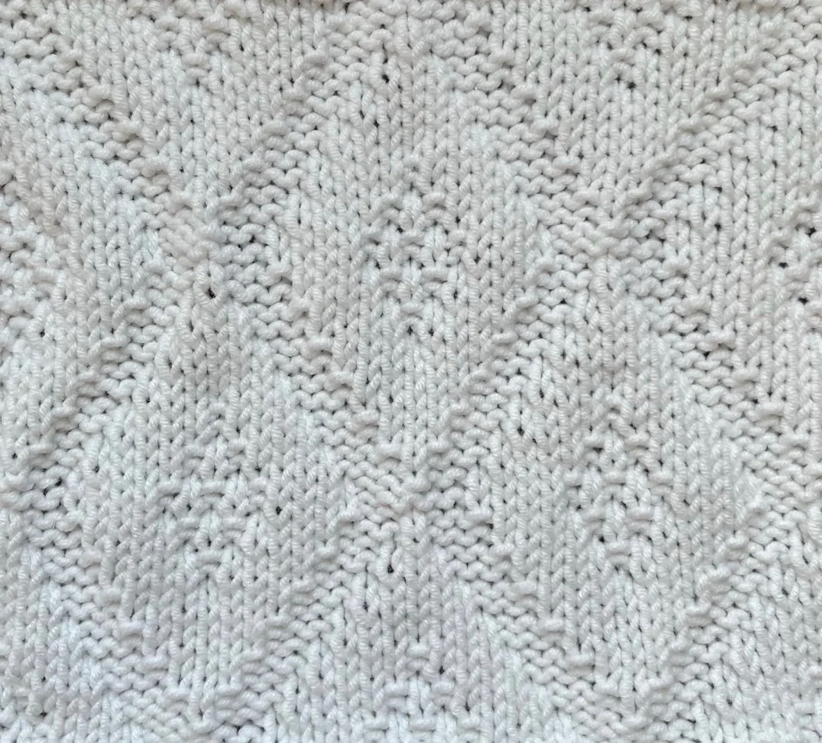 18 sts x 28 rows KPT Bavarian Brocade (I-A-12-d-(7)) RS.jpg