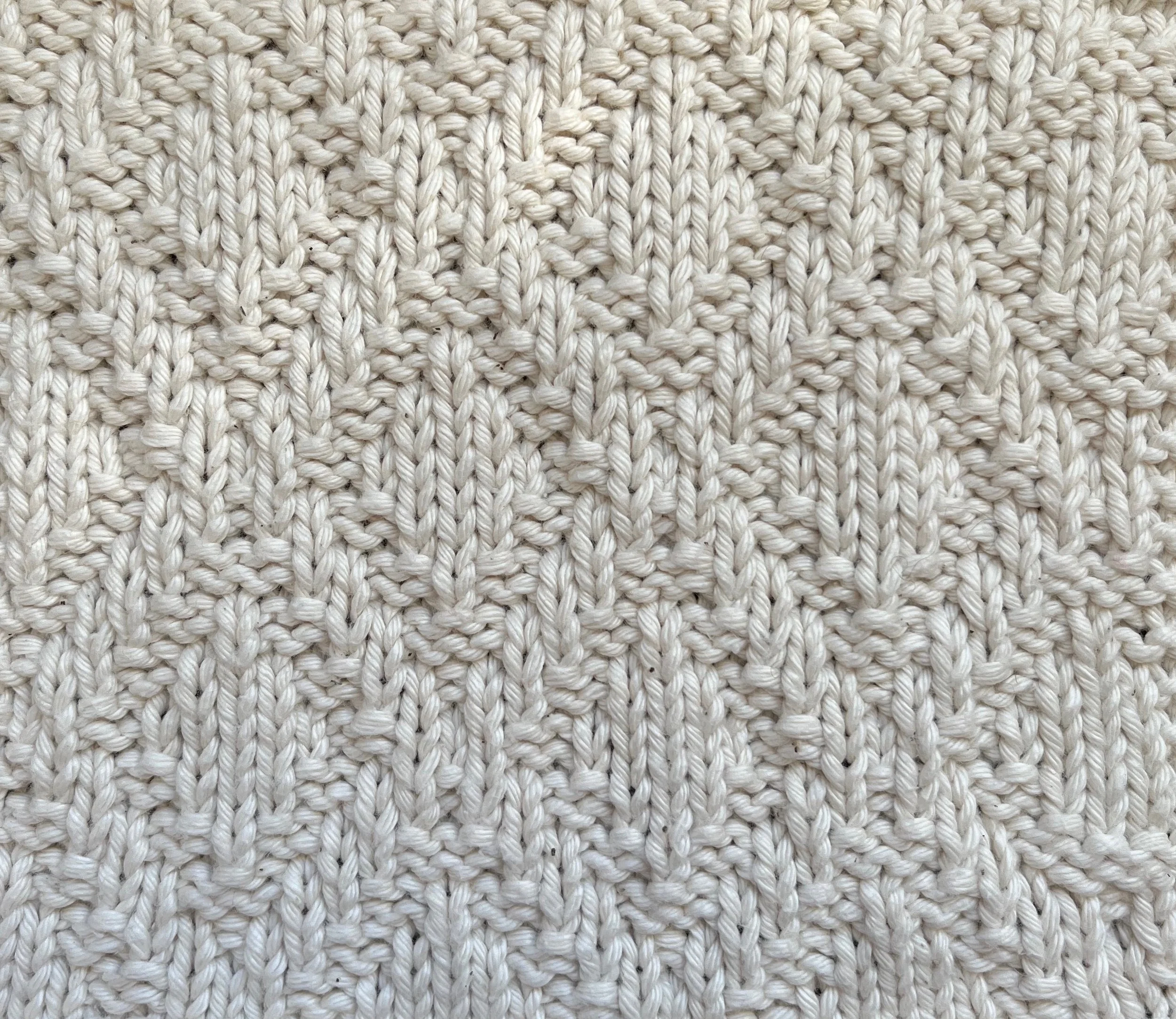 12 sts x 20 rows KPT Damas Brocade (I-A-13-b-4-(10)) WS.jpg
