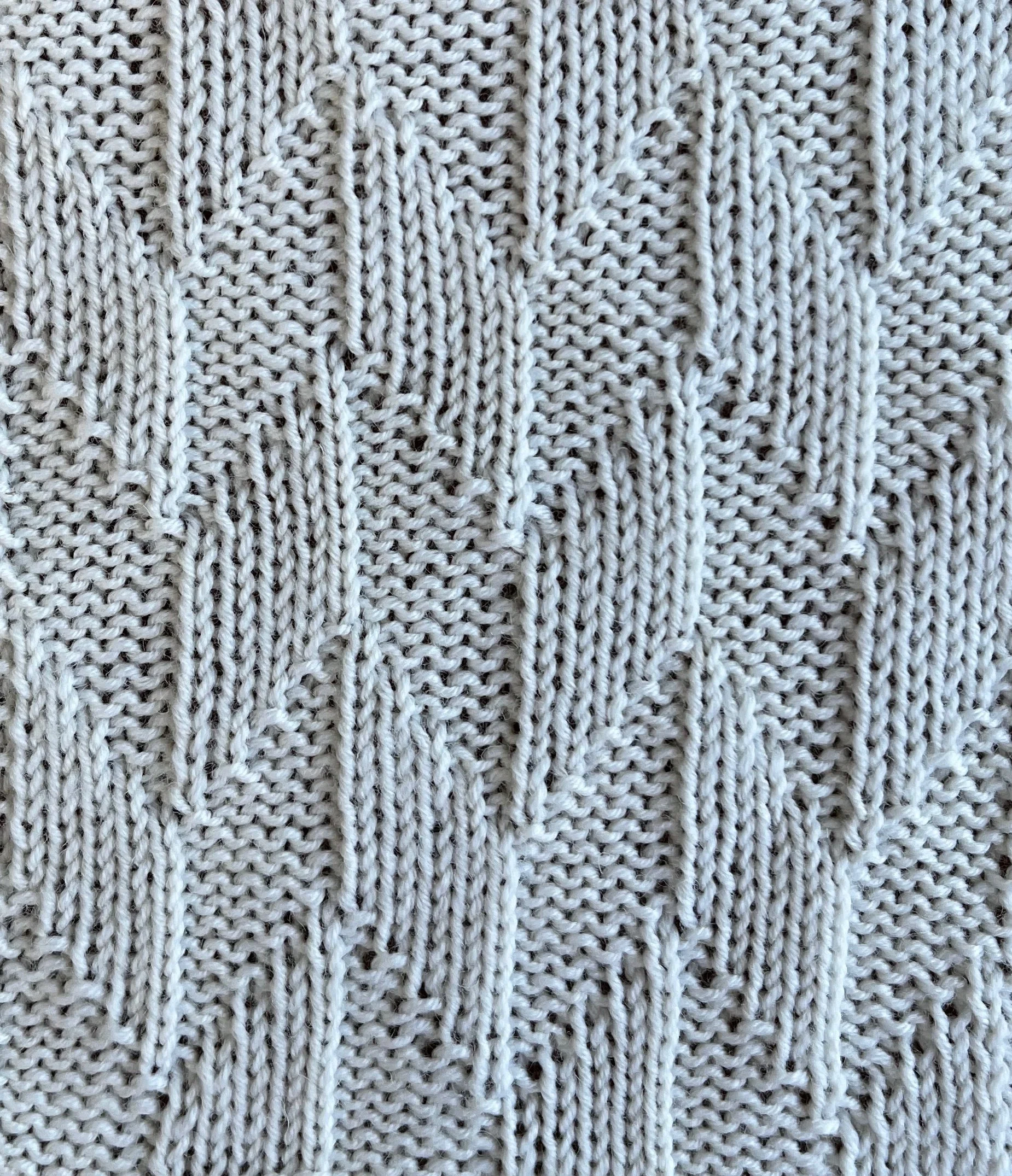 10 sts x 24 rows KPT Alternating Diagonals RS.jpg