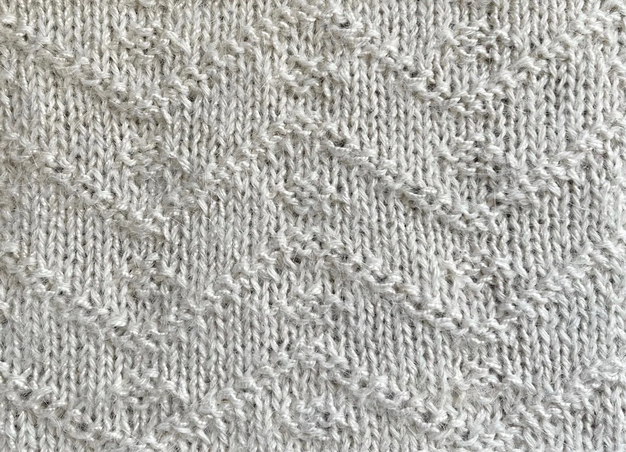 18 sts x 10 rows KP TEXTURE Dotted Chevron RS.jpg