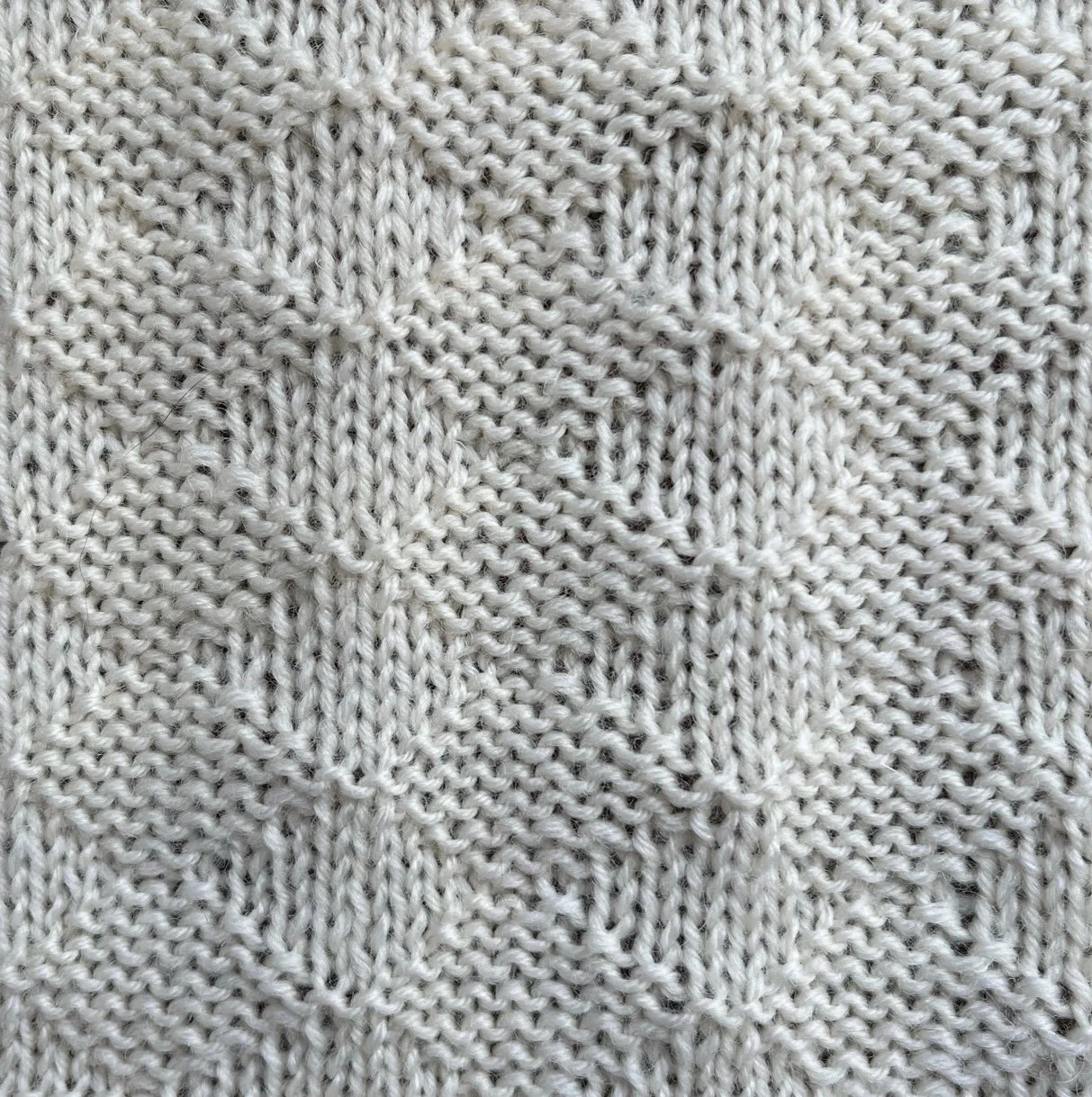 9 sts x 8 rows KPT Plain Diamonds (I-A-13-b-3-(2)) RS.jpg