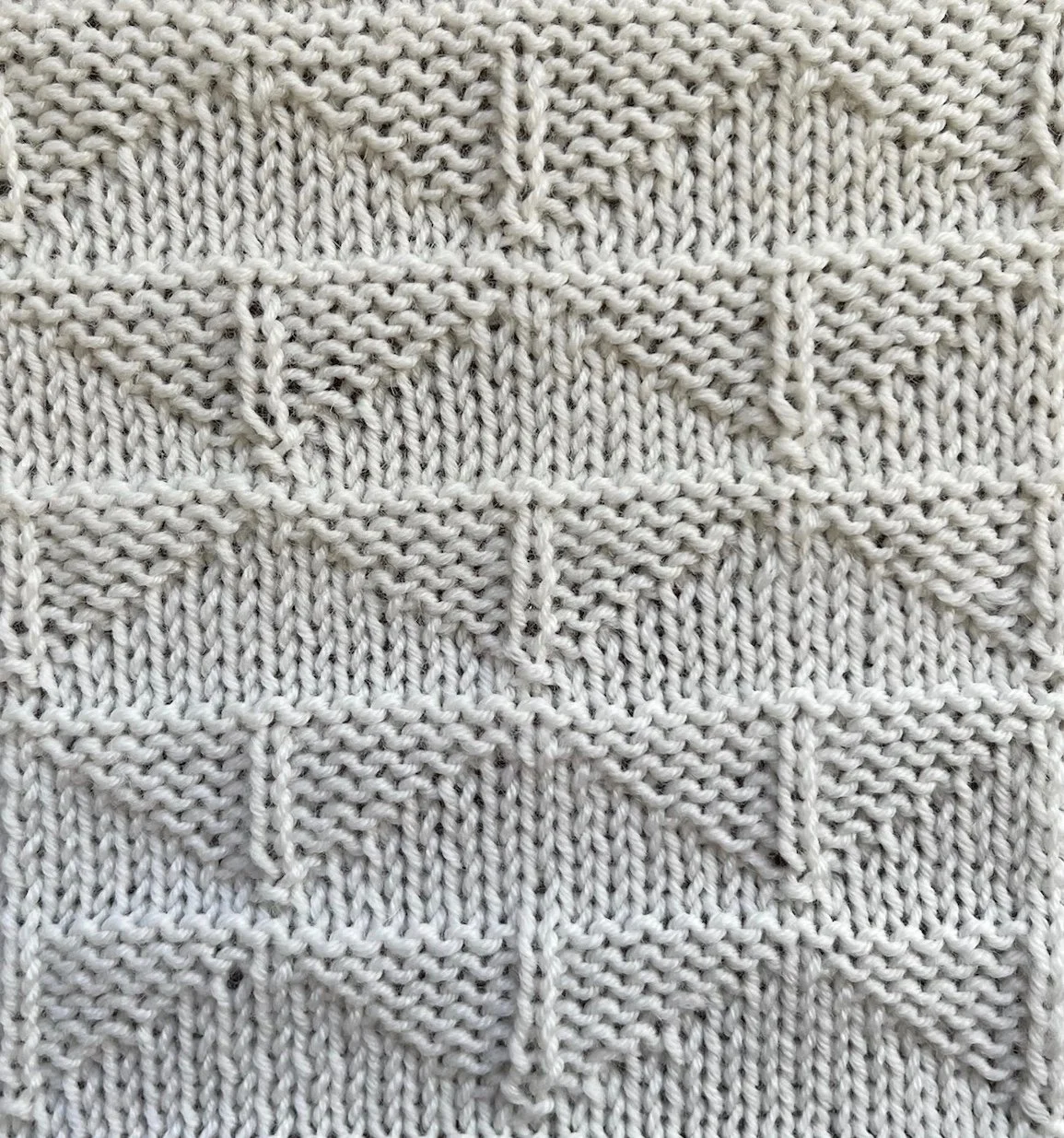 14 sts x 18 rows KPT Divided Triangles RS.jpg