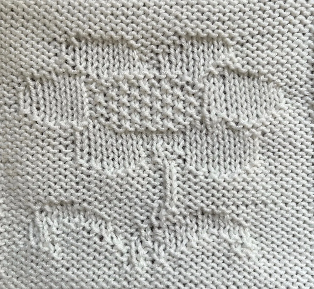 25 sts x 34 rows KPT Daisy Motif (I-A-15-d-(2)) WS.jpg