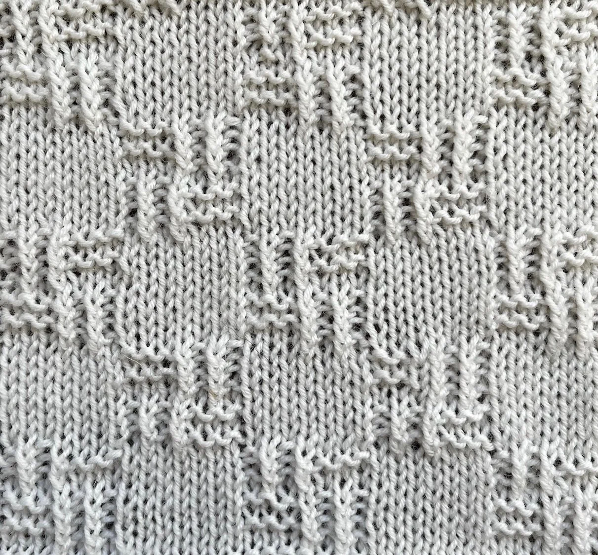 14 sts x 18 rows TWISTED Compass Checks RS.jpg