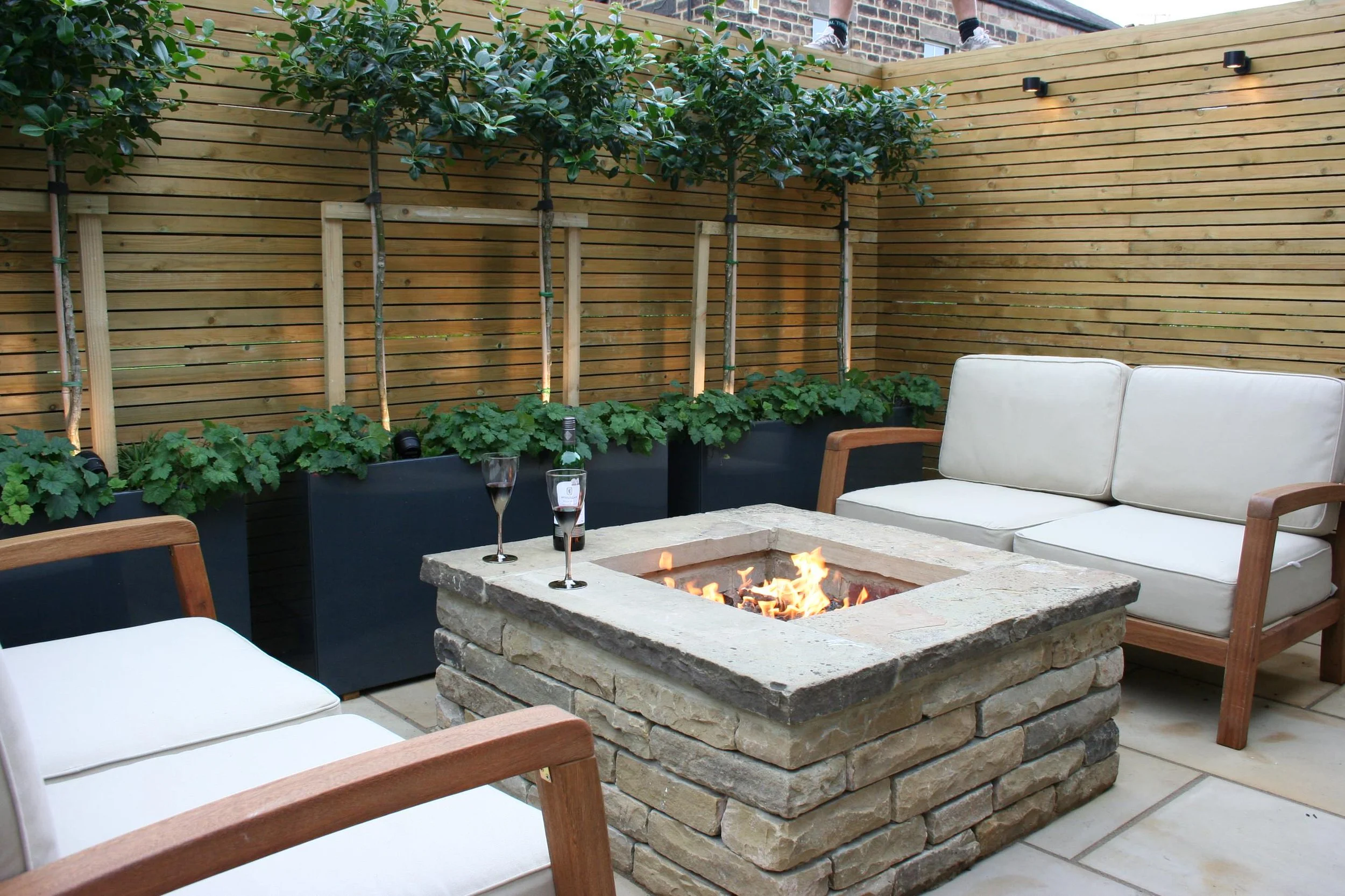 modern-garden-bestall-and-co-landscape-design-img~e2618ce309a7daa5_14-9615-1-9cc2df9.jpg