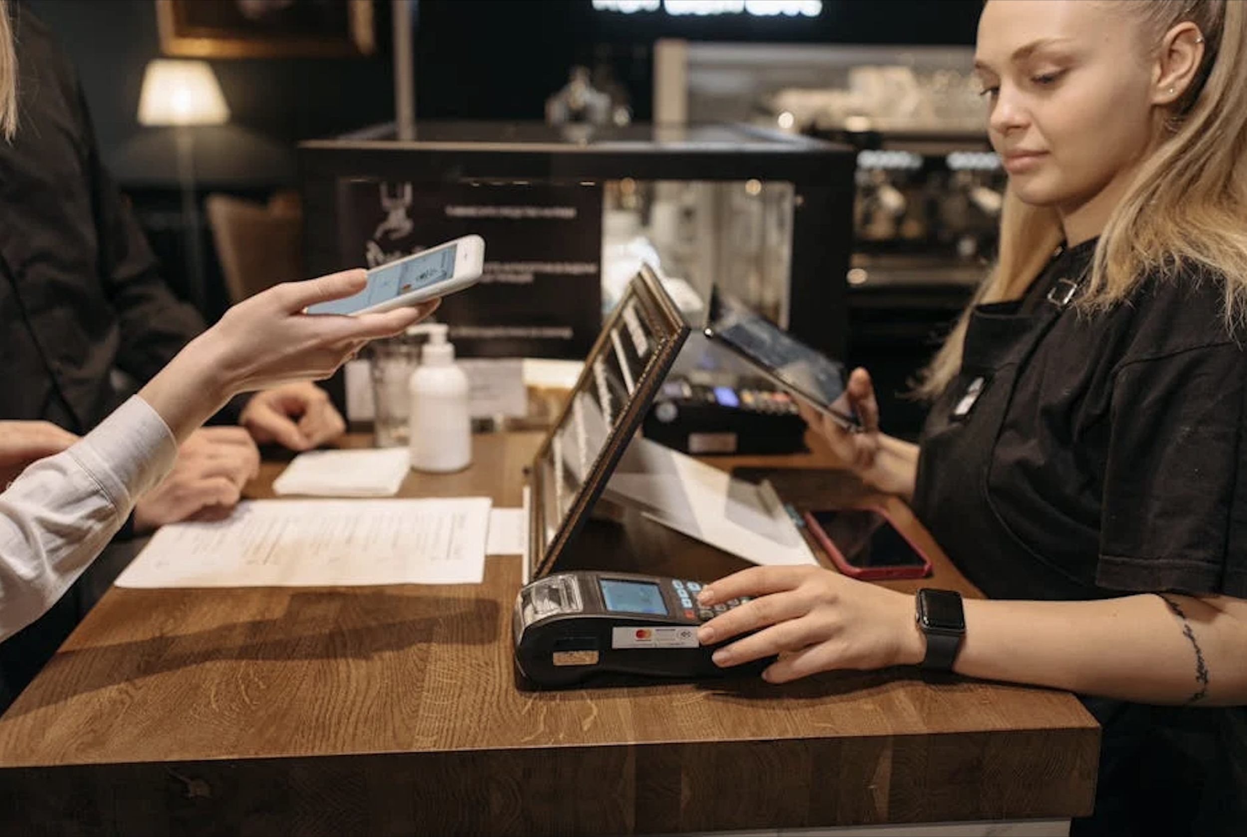 Contactless Payments: The Future of Transactions at Your Fingertips