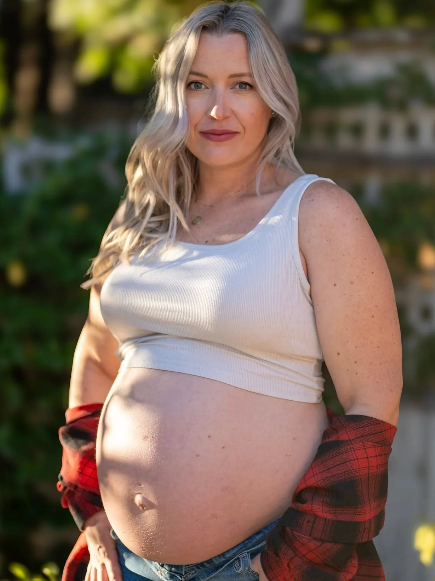 Proof that strength can be soft, pure magic in motion. 💫🤍

📸 by my husband @hughfallen