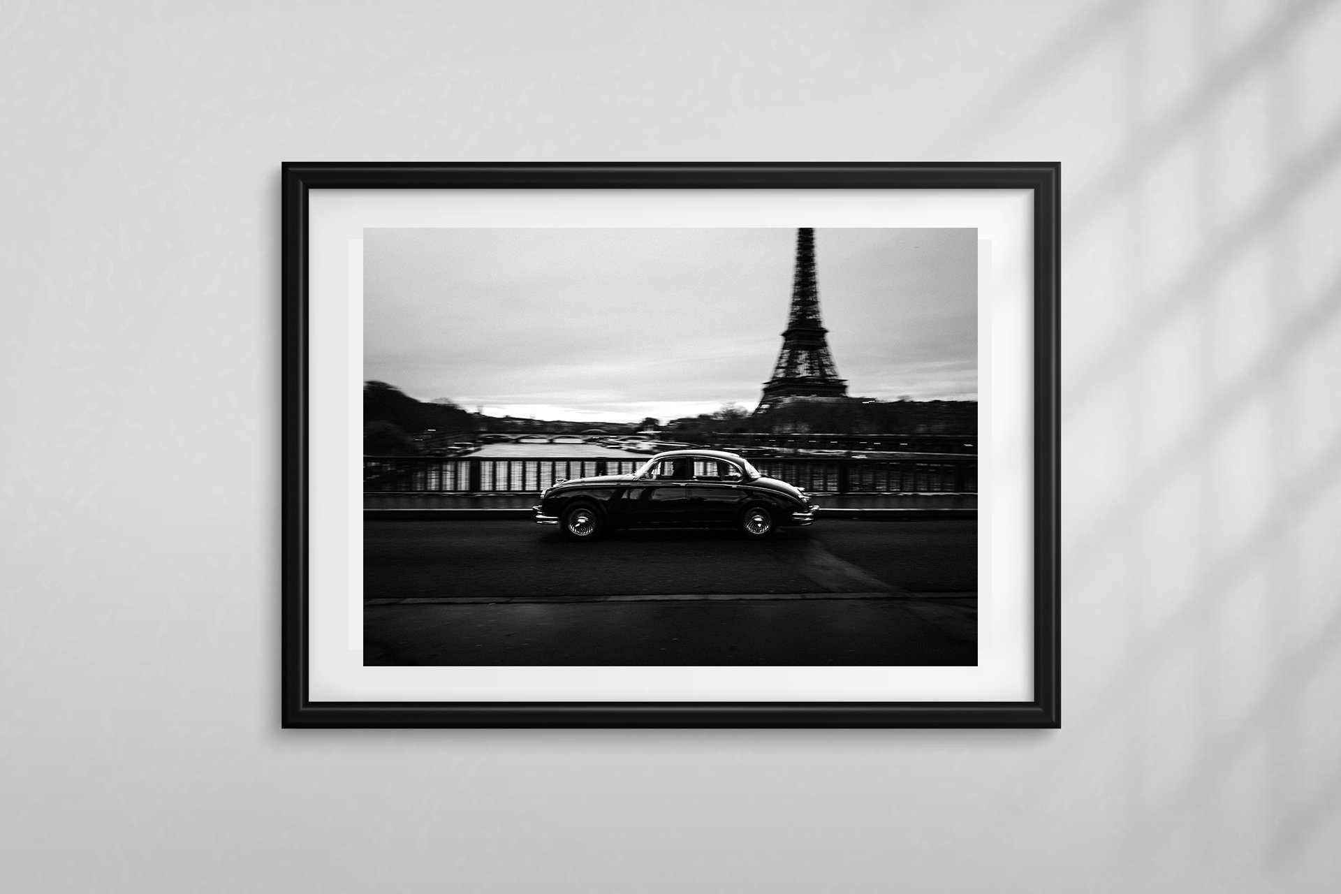 La Jaguar sur le pont - Paris
