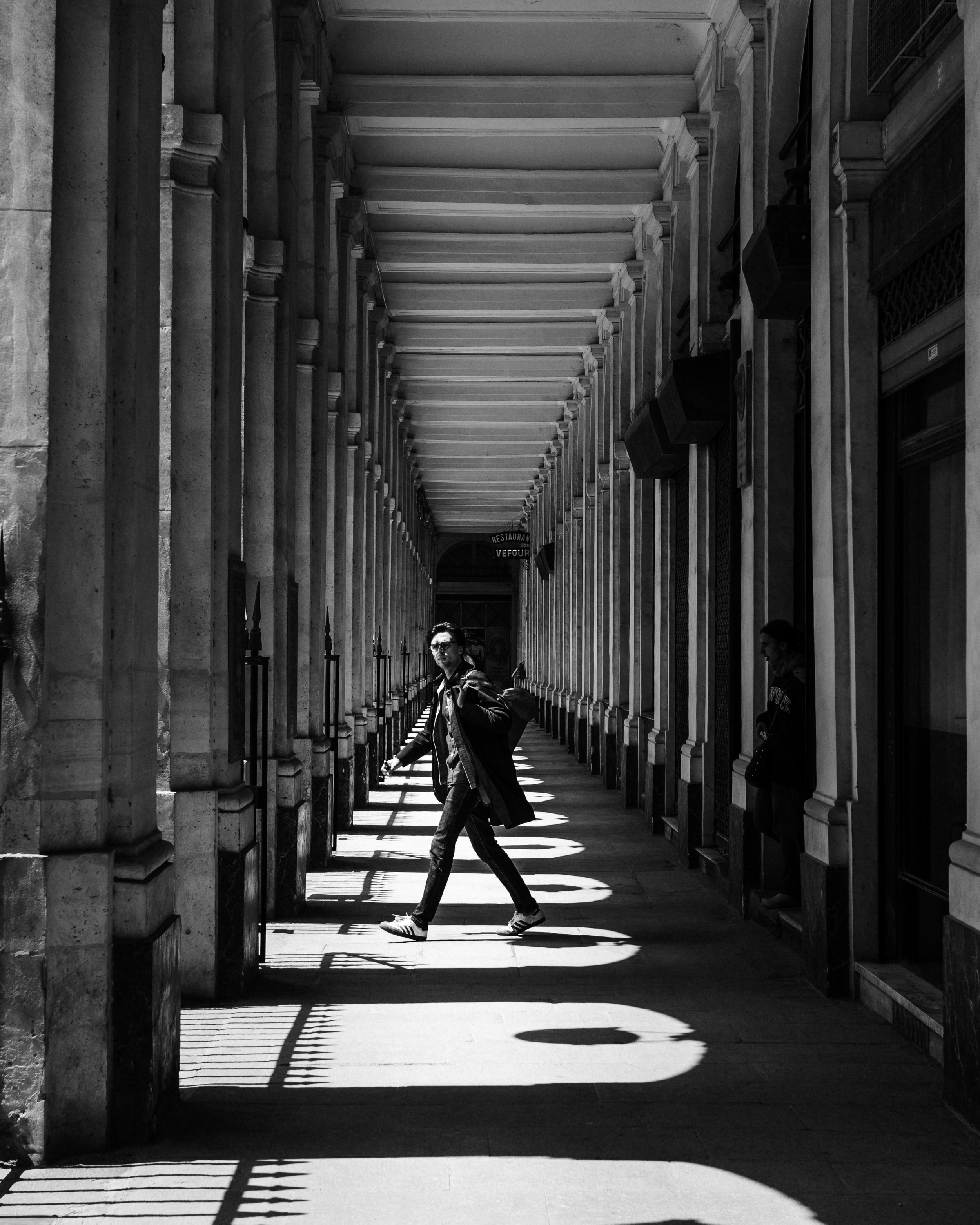 PARIS_COLONNE.jpg