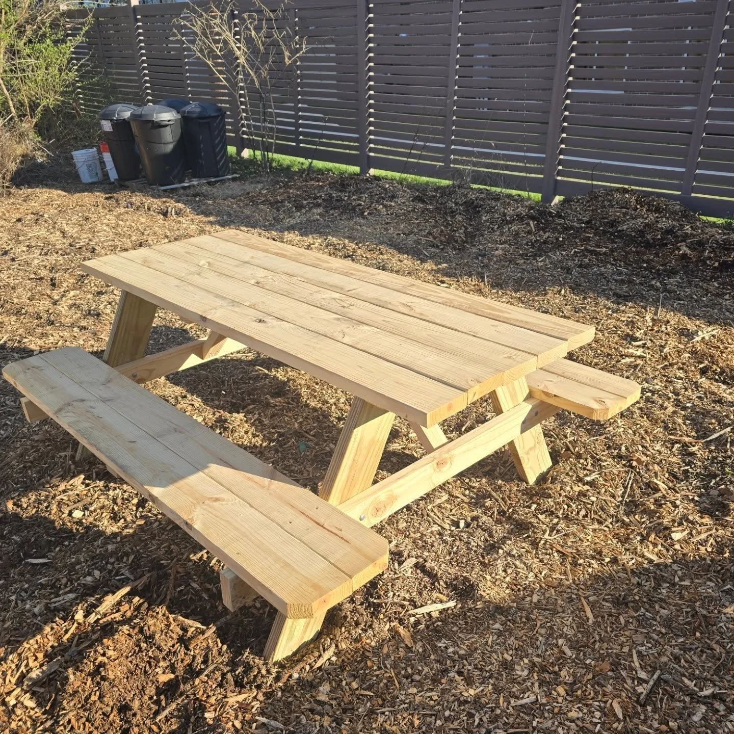 We've been working hard to plan the back garden planting for this year and now have a bench so families can come hang out here before and after prenatal visits. 

#communitygardening #communityhealth #familycenteredcare #familiesfirst #familiesbelong