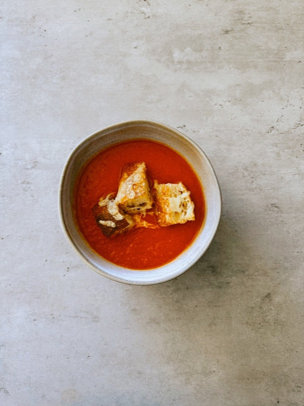 Yes, soup for you &hearts;️ check the menu for soupe du jour