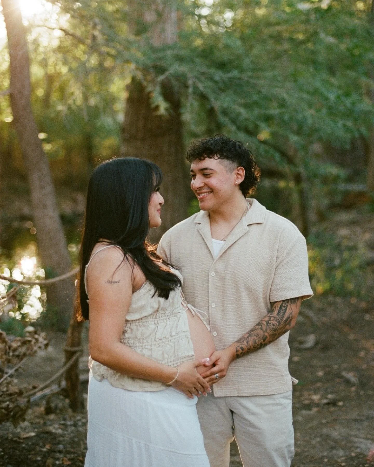 Growing life together 🌱 Congratulations to this beautiful couple! 

#maternityphotography #filmmaternity #filmphotography #sanantoniophotographer #boernephotographer #sanantoniofilmphotographer #35mmfilm #maternity #sanantoniophotography