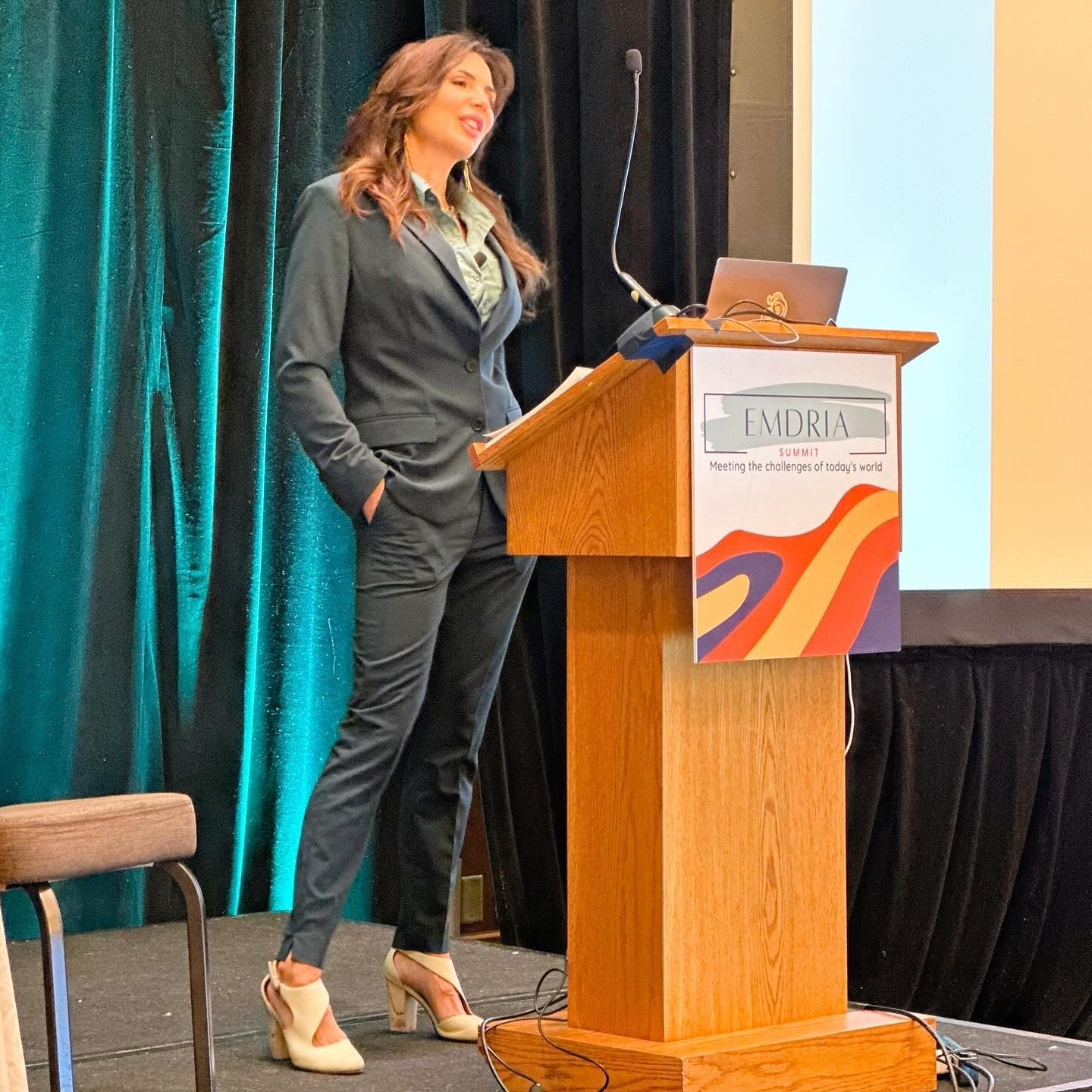 Sunny presenting The Theradelic Approach at the EMDRIA Summit in Seattle on April. 19. The presentation focused on the importance of ethics, integrity and trauma-informed training for psychedelic-assisted psychotherapists. EMDR Is an approved therapy