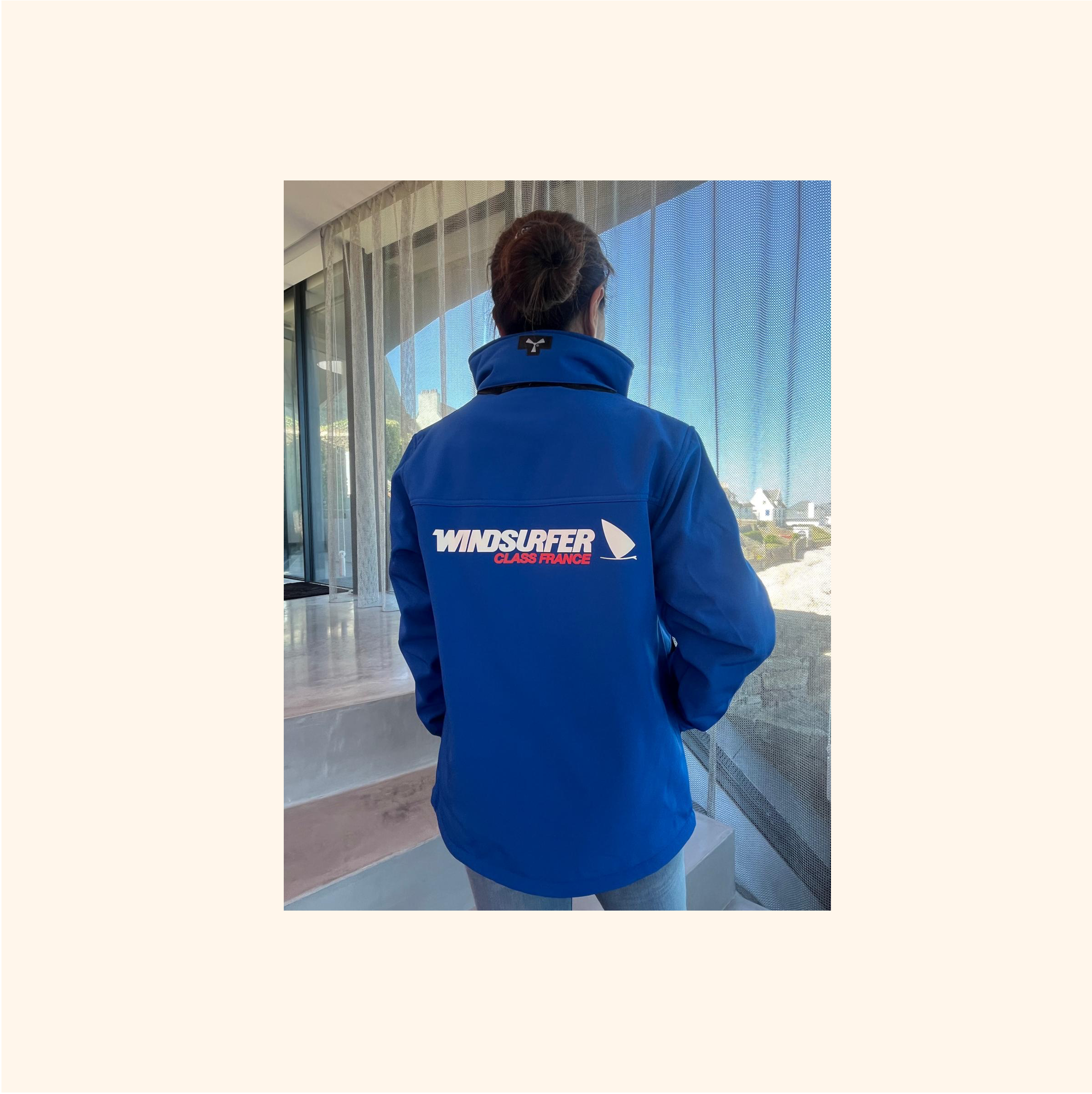 Veste portée de dos Site WCF.png