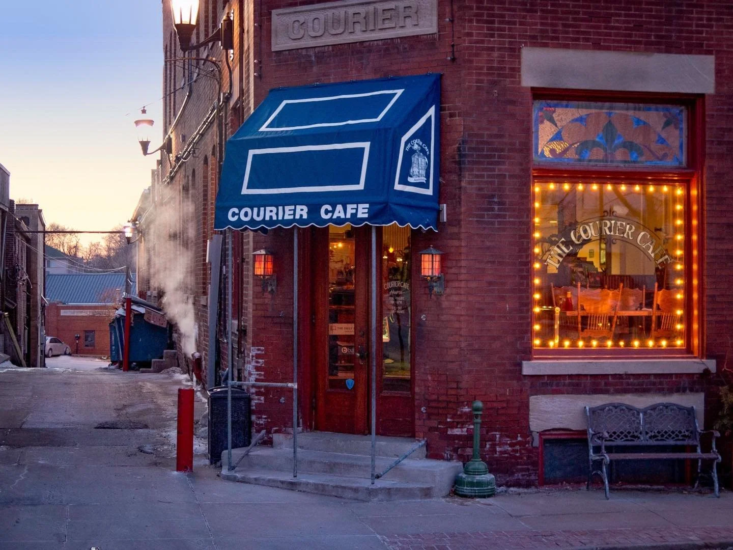 ✨🍔 Step back in time at the charming Courier Caf&eacute; in Urbana, Illinois! 🕰️🍽️ From the cozy atmosphere to the mouthwatering food, this spot is perfect for breakfast, lunch, or just a nostalgic treat. 🥞🍳 Don&rsquo;t forget to try their famou