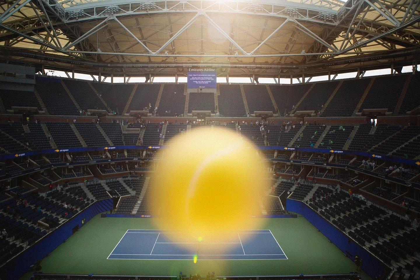 Being in this beautiful stadium among the loudest crowd cheering for the athletes is pure happiness shots ! Joy and light captured here ✨

#tennis #arthurashestadium #usopen #tennisballs #eatplaylove #photography #tennislove