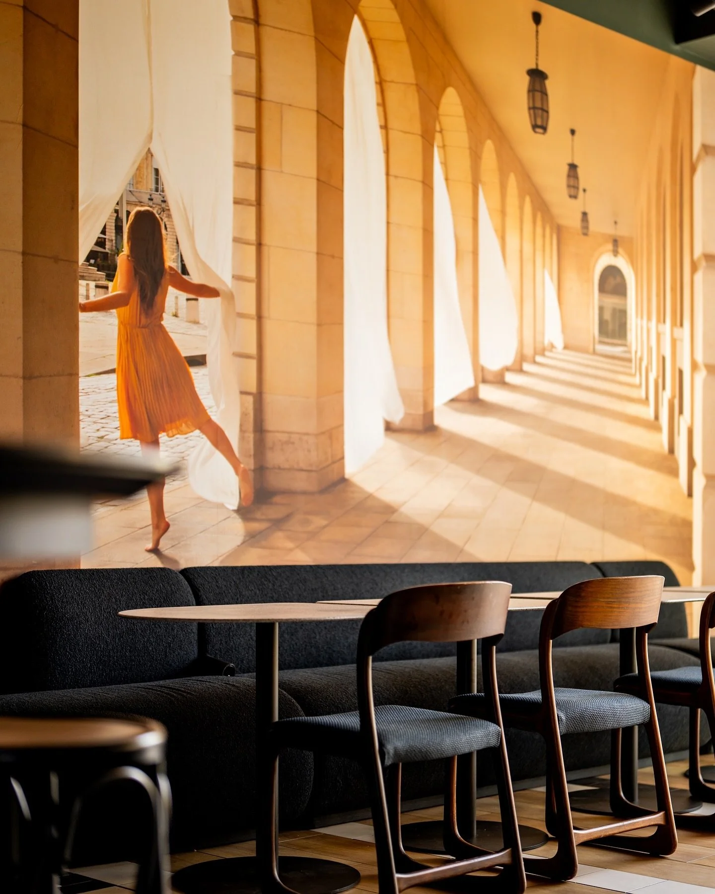 Stay at @radissonhotelreims where these new works are displayed along @anamoussinet design. Four floors and 20 pictures to discover in the lobby, restaurant, rooftops&hellip; 

Thanks to Sylvie @ Allegories Creations for the audacious project call an
