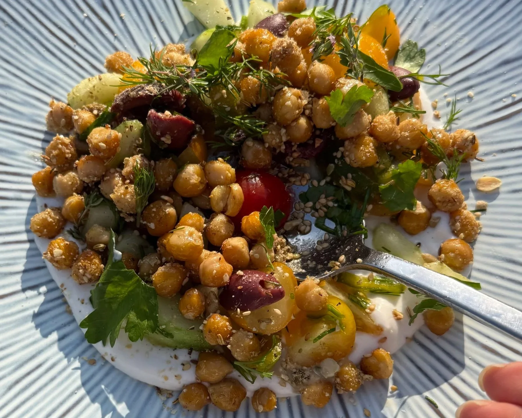 Mediterranean Salad with Crispy Dukkah Chickpeas