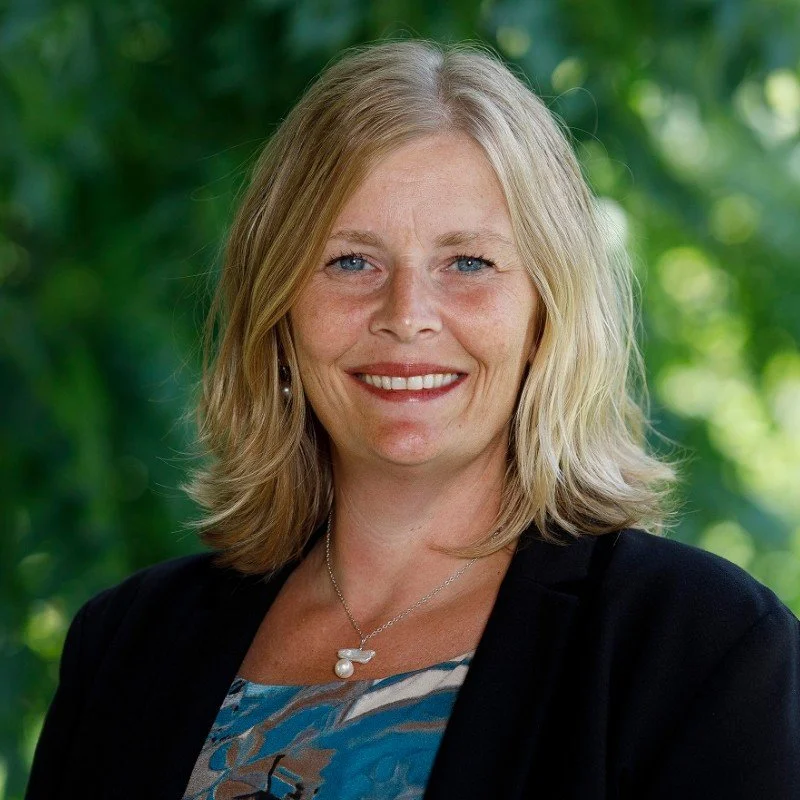 Jennifer Tavares.jpg