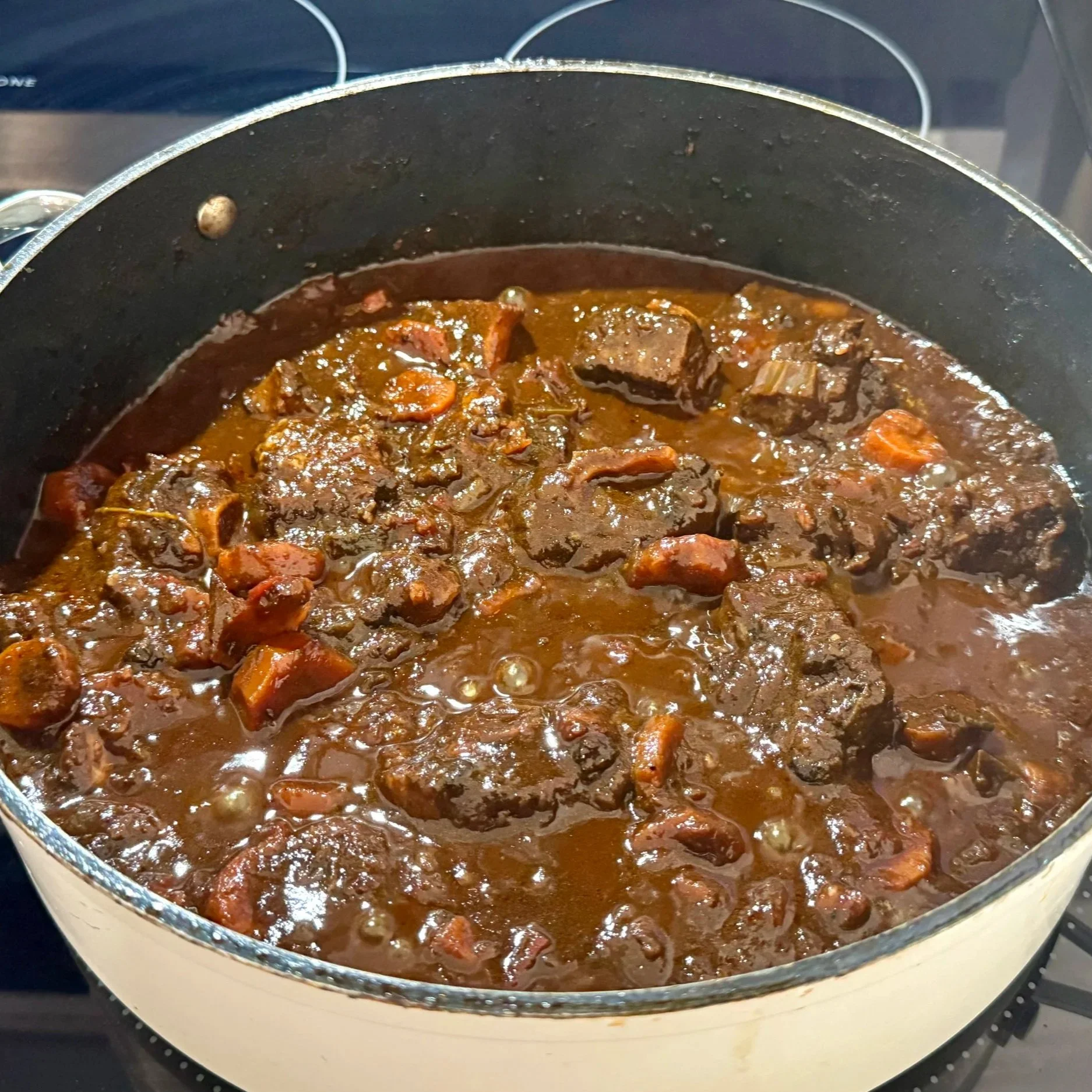 browned-oxtail-in-pan.jpg