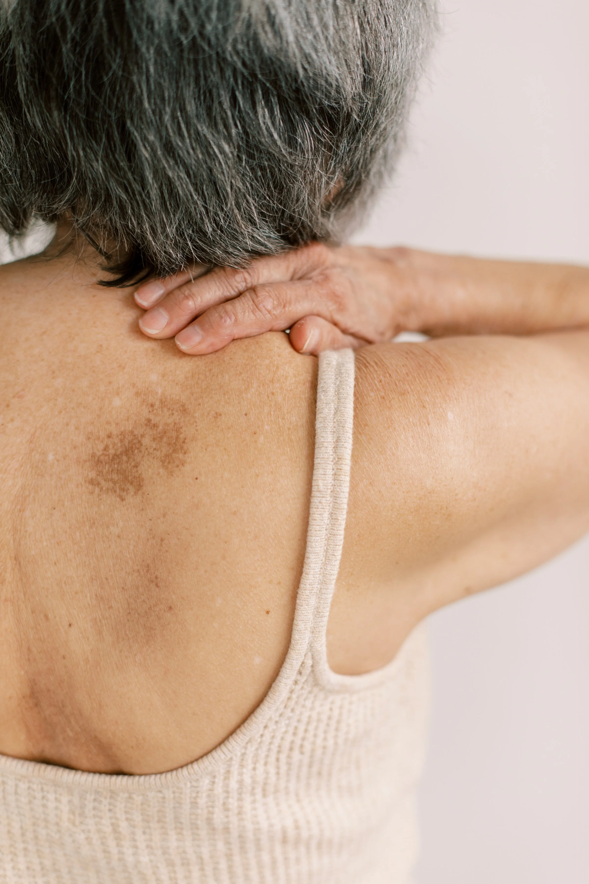 Back Pain vs Chronic Pain: How Acupuncture Helps 
