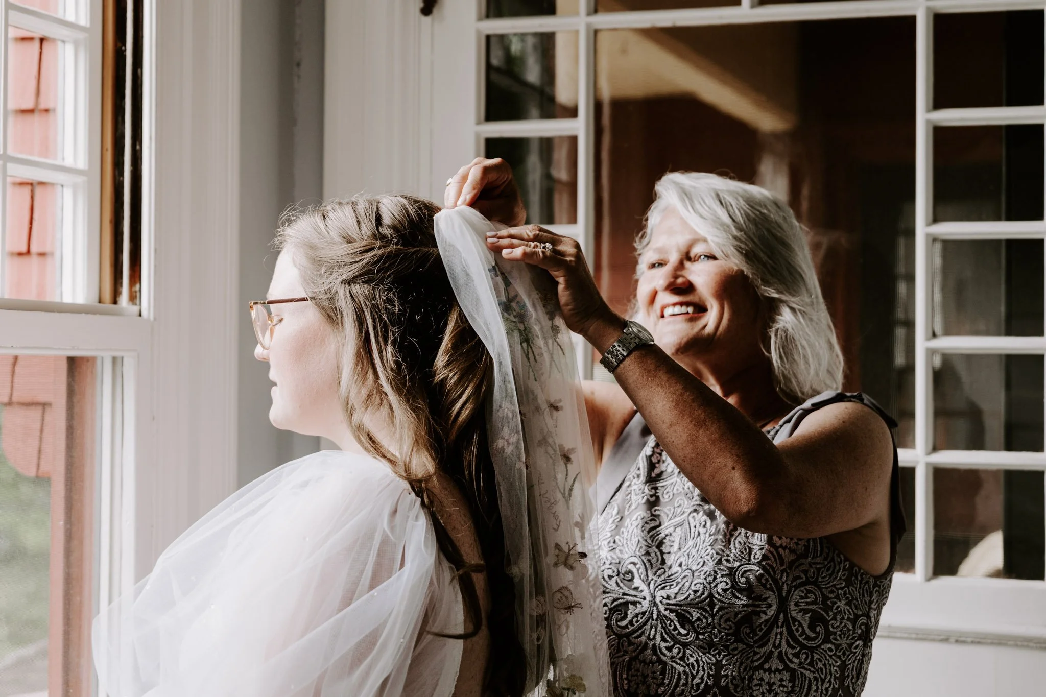 bride getting ready in denver colorado