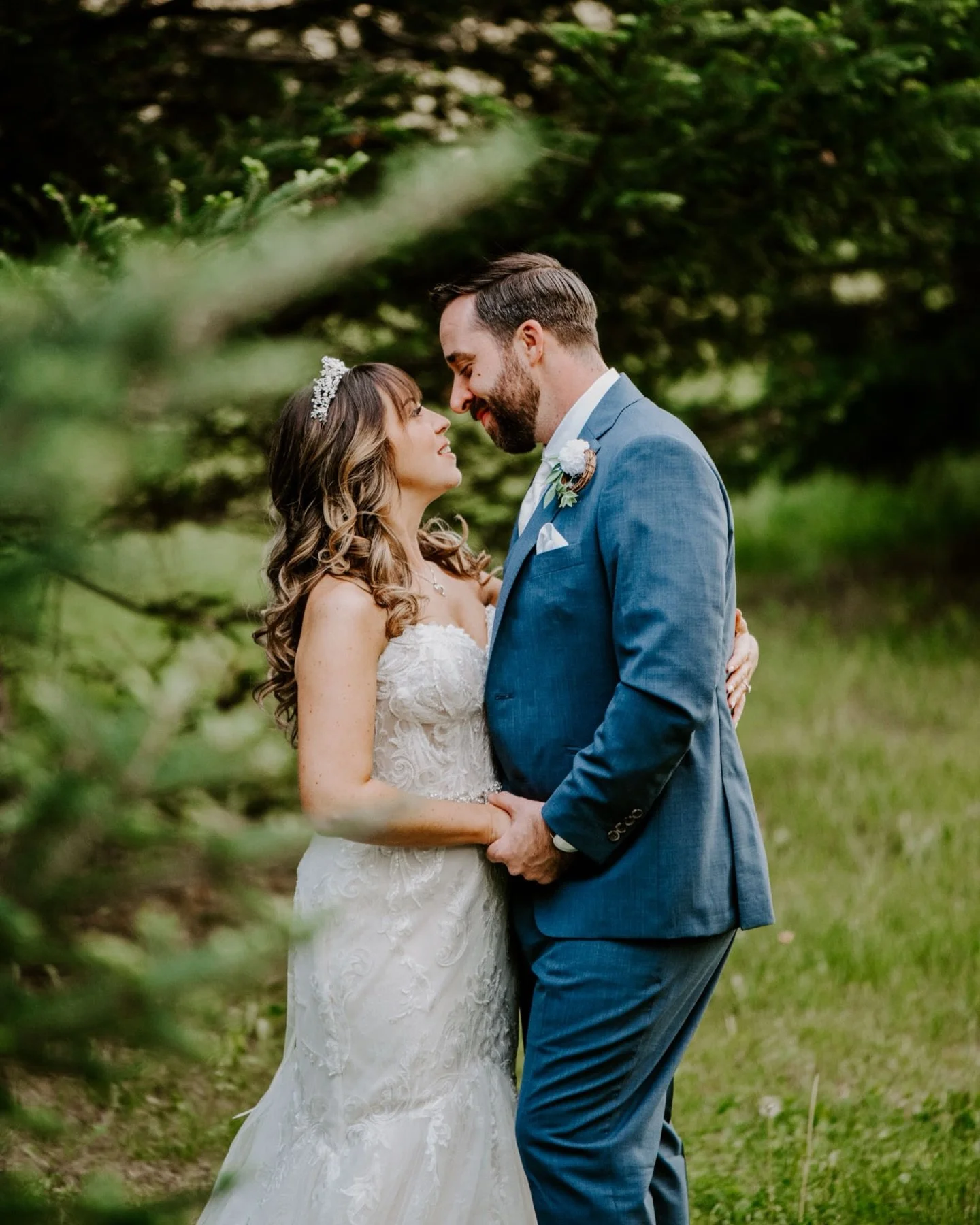 This wedding is a pretty emotional one for me for good reason. 1) The bride is a good friend who has supported my photography career since day one.
2) This was my very first traditional wedding without Covid restrictions I ever photographed. Back in 