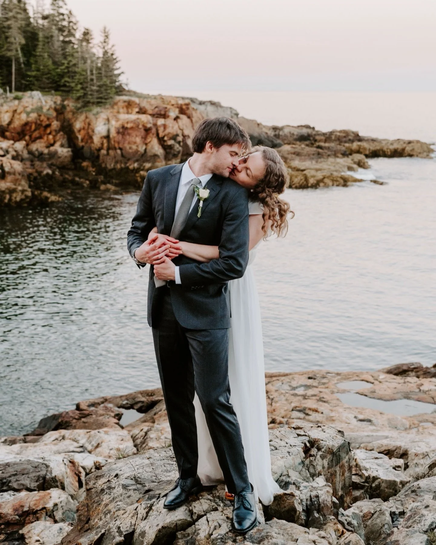 Maine 2026 Dates: May 18-22 &amp; September 24-October 2
Maine 2027 Dates: June 16-June 30

I love Maine so much and am beyond excited to be home ❤️
Now booking for Acadia, Midcoast, &amp; Downeast Maine! 

Inquire at the link in my bio.

Acadia elop
