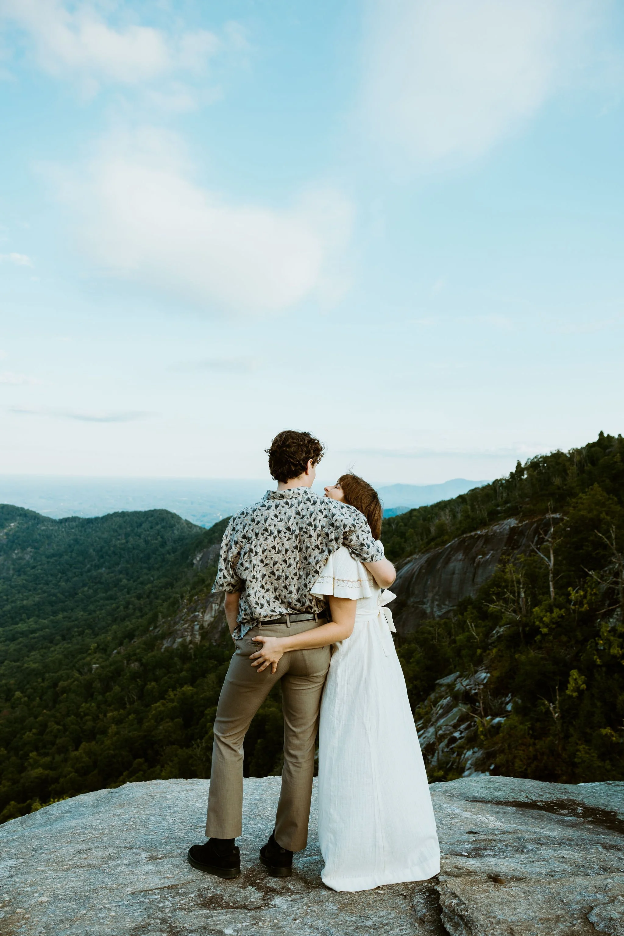 How to elope in North Carolina legally? There are a few different ways to elope legally in NC.