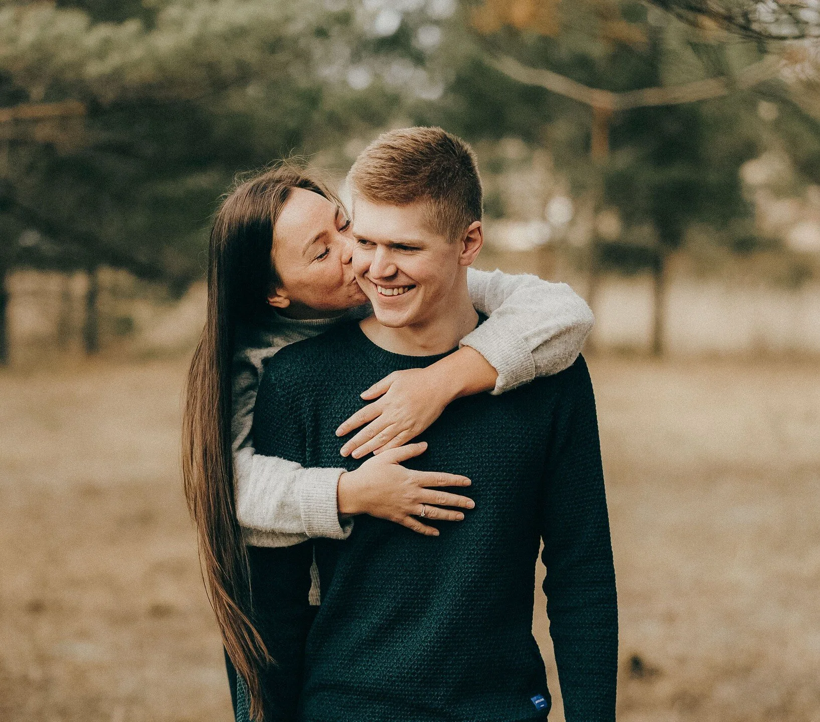 Trenger du forlovelsesbilder til invitasjonen til bryllupet? Tiden g&aring;r fort, s&aring; det kan v&aelig;re lurt og begynne &aring; tenke p&aring; &aring; booke tidspunkt for det allerede n&aring; 🙂📸 www.mollerfoto.no
.
.
.
.
.
.
.
.
.
#bryllup&