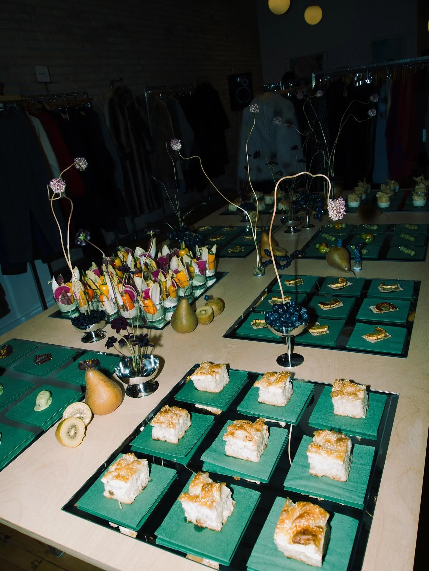 shots from Snacks, Sips, Sets captured by our bestie @__iohnny 🎞️ 👜🎽🫗🫒👯&zwj;♀️ 

thanks so much for attending, so fun to see so many new and familiar faces. welcome to the Nommunity!

special thanks to 

Lilly and Willy of @herminevintage for o